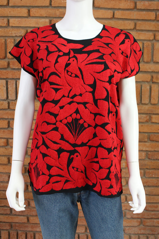 Blusa Bordada a Mano Negro con Rojo Mod. Jalapa Unitalla.