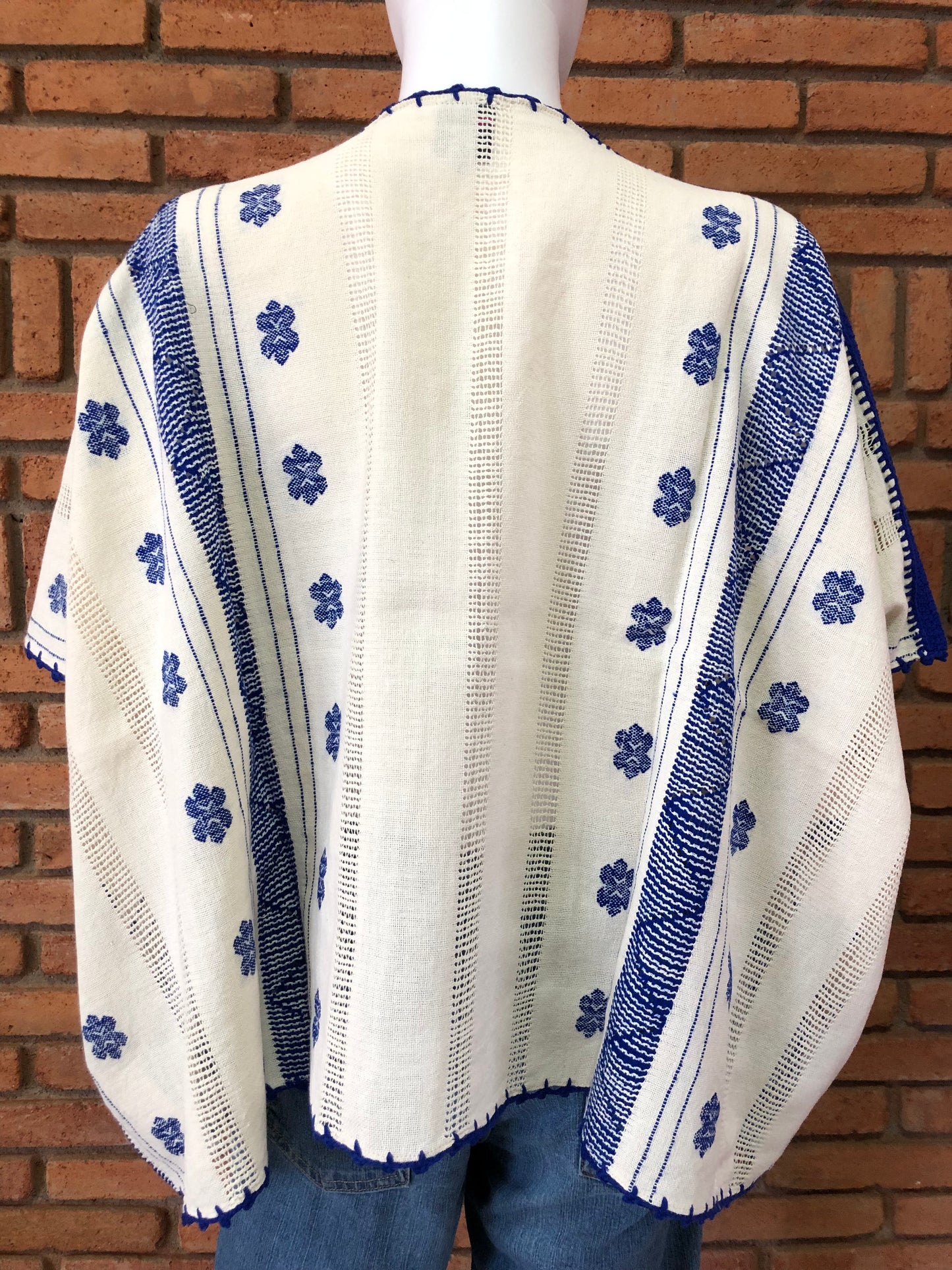 Blusa/Blusón Hecha en Telar Mod. Paloma Beige con Azul Rey Unitalla.