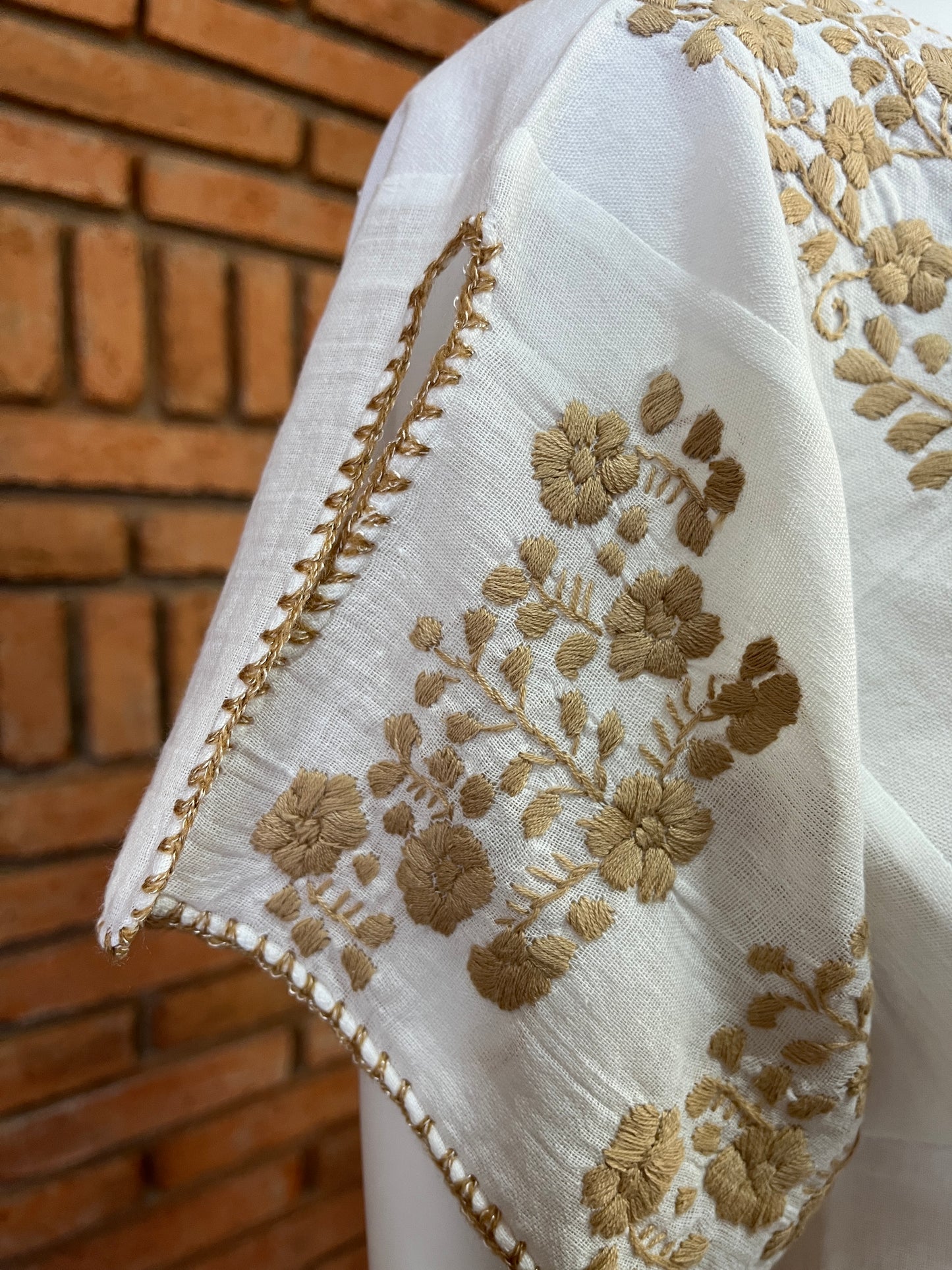 Blusa Bordada a Mano Manta Corrugada Blanca Mod. Ita