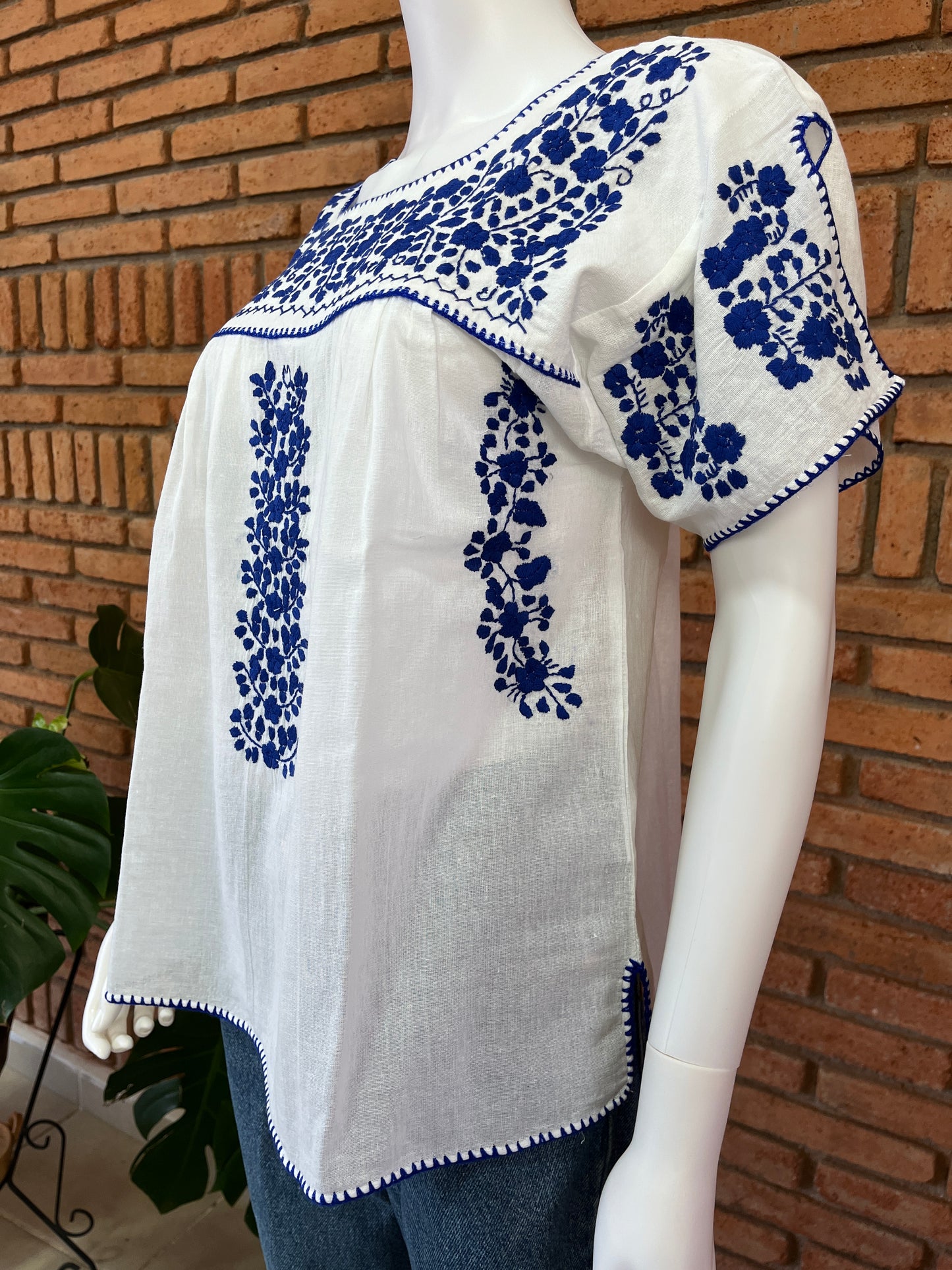Blusa Bordada a Mano Manta Corrugada Blanca Mod. Ita