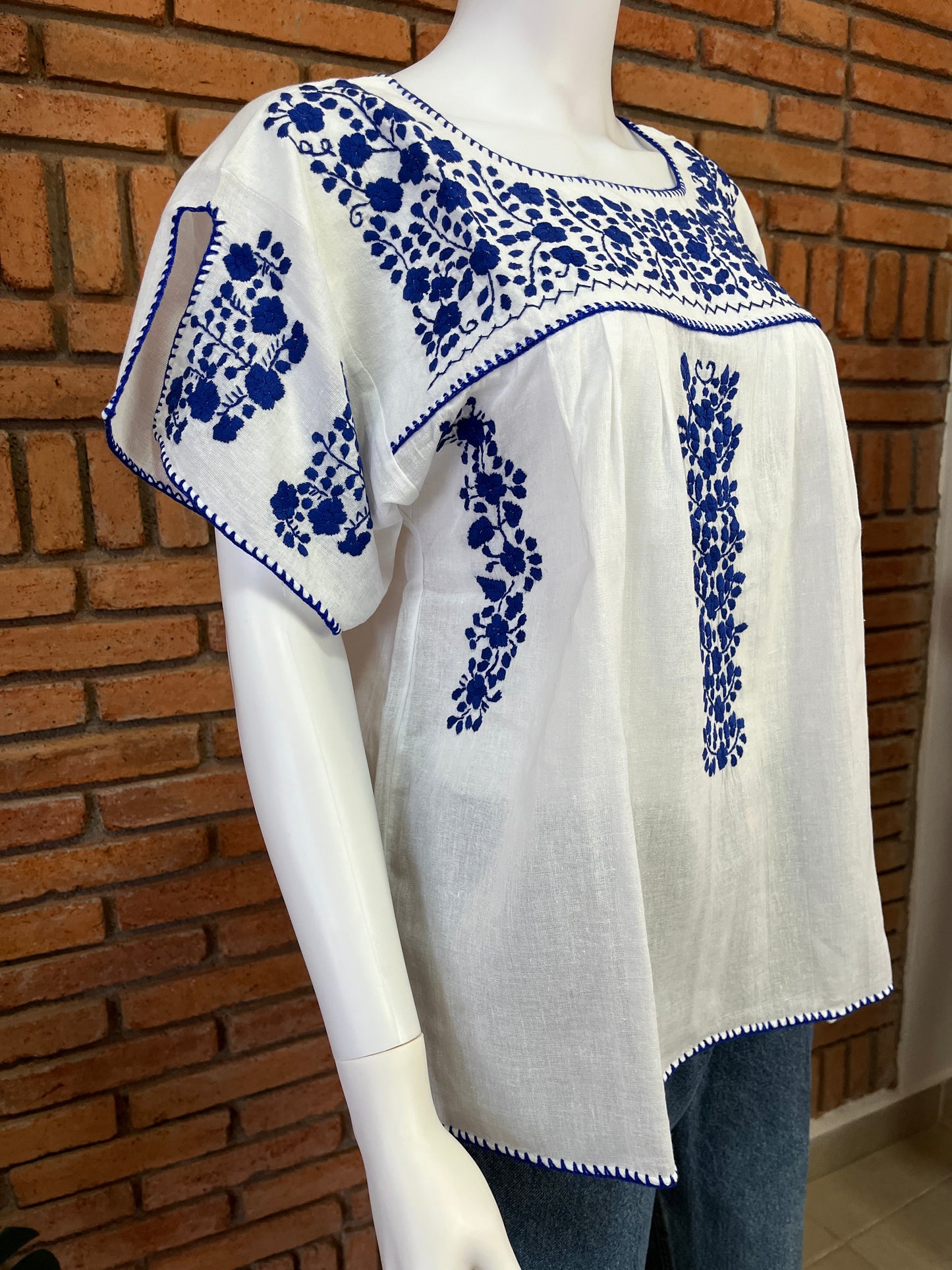 Blusa Bordada a Mano Manta Corrugada Blanca Mod. Ita