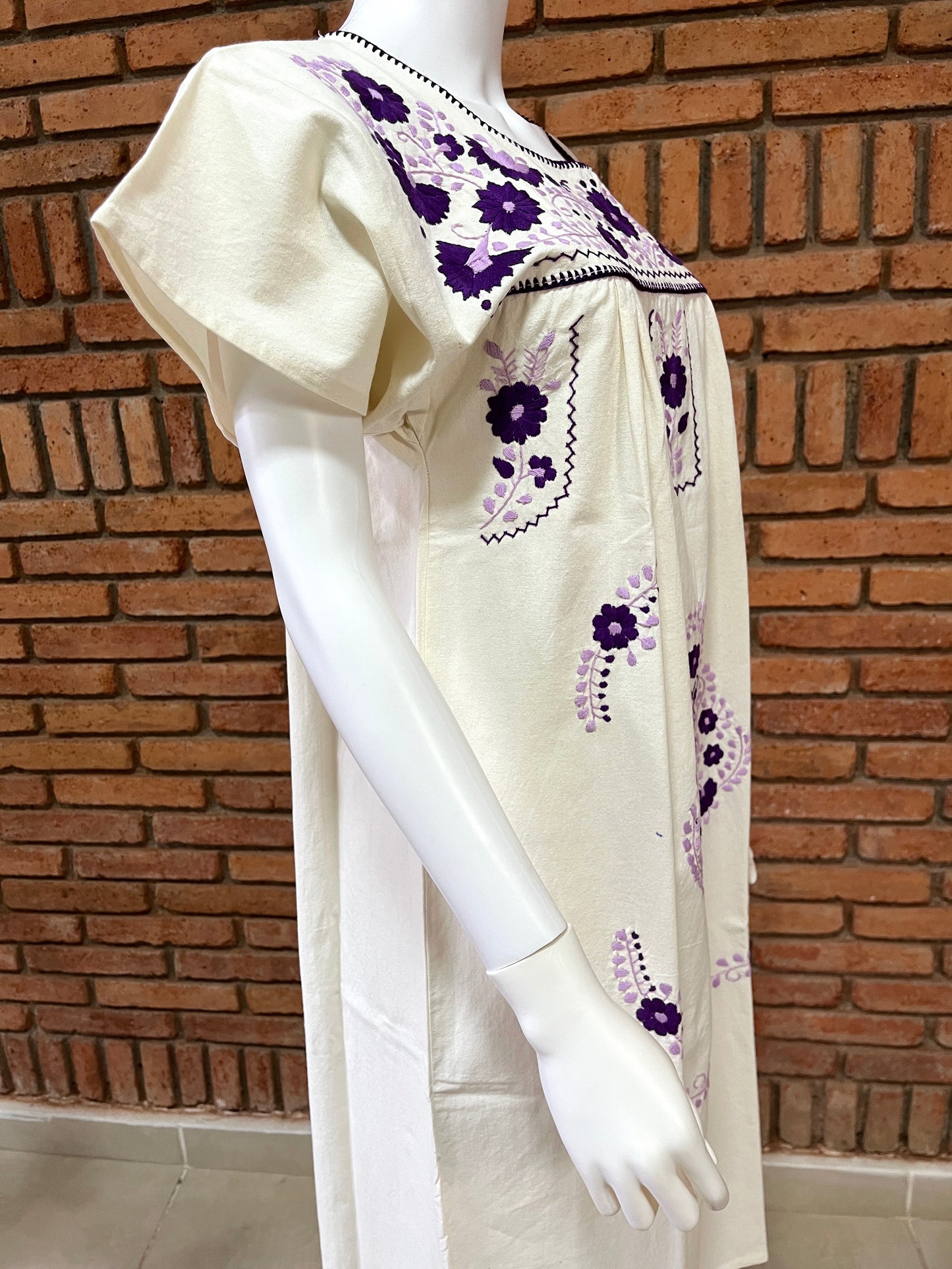 Vestido Mexicano Manta Bordado a Mano Talla M