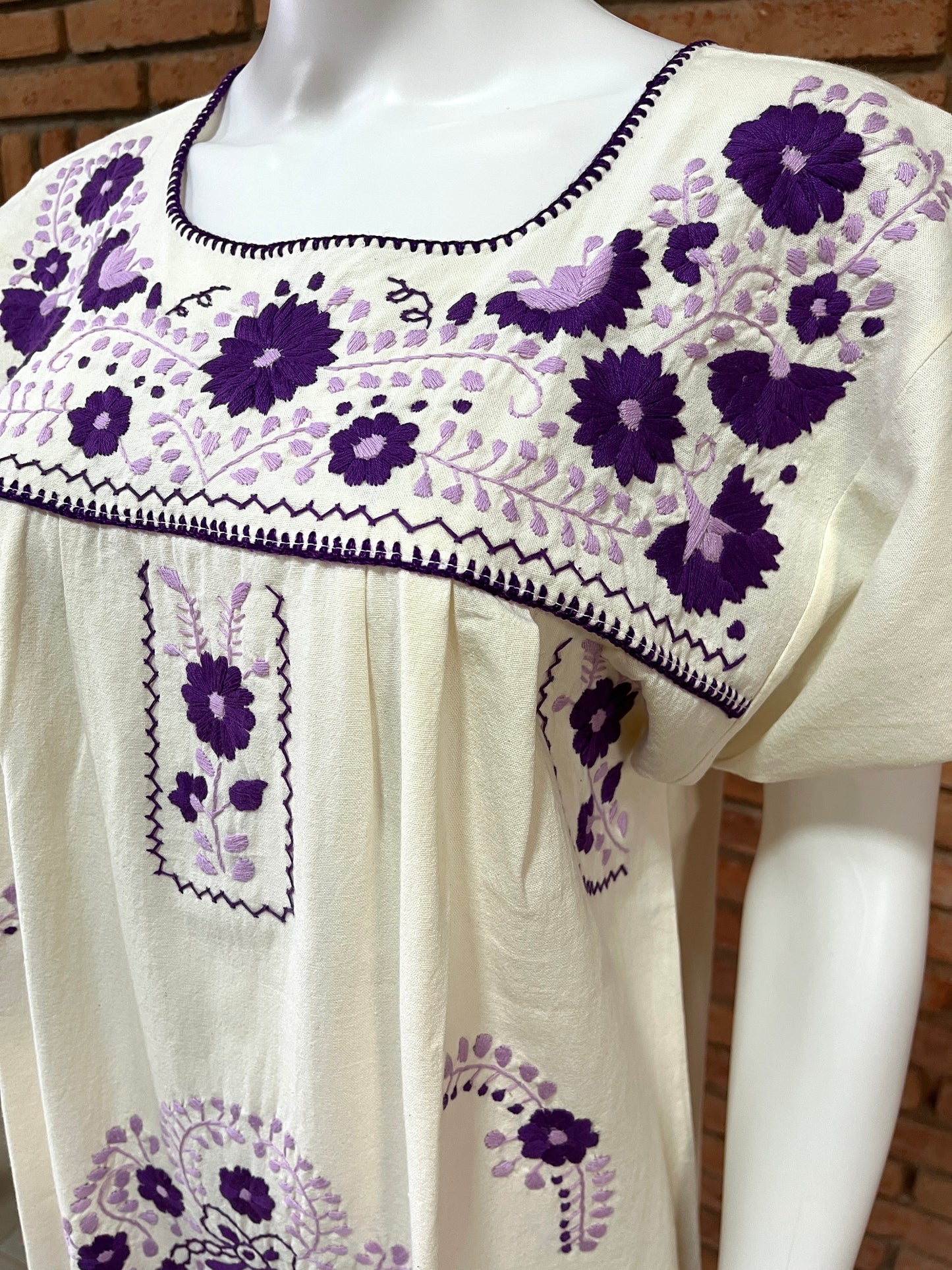Vestido Mexicano Manta Bordado a Mano Talla Chica