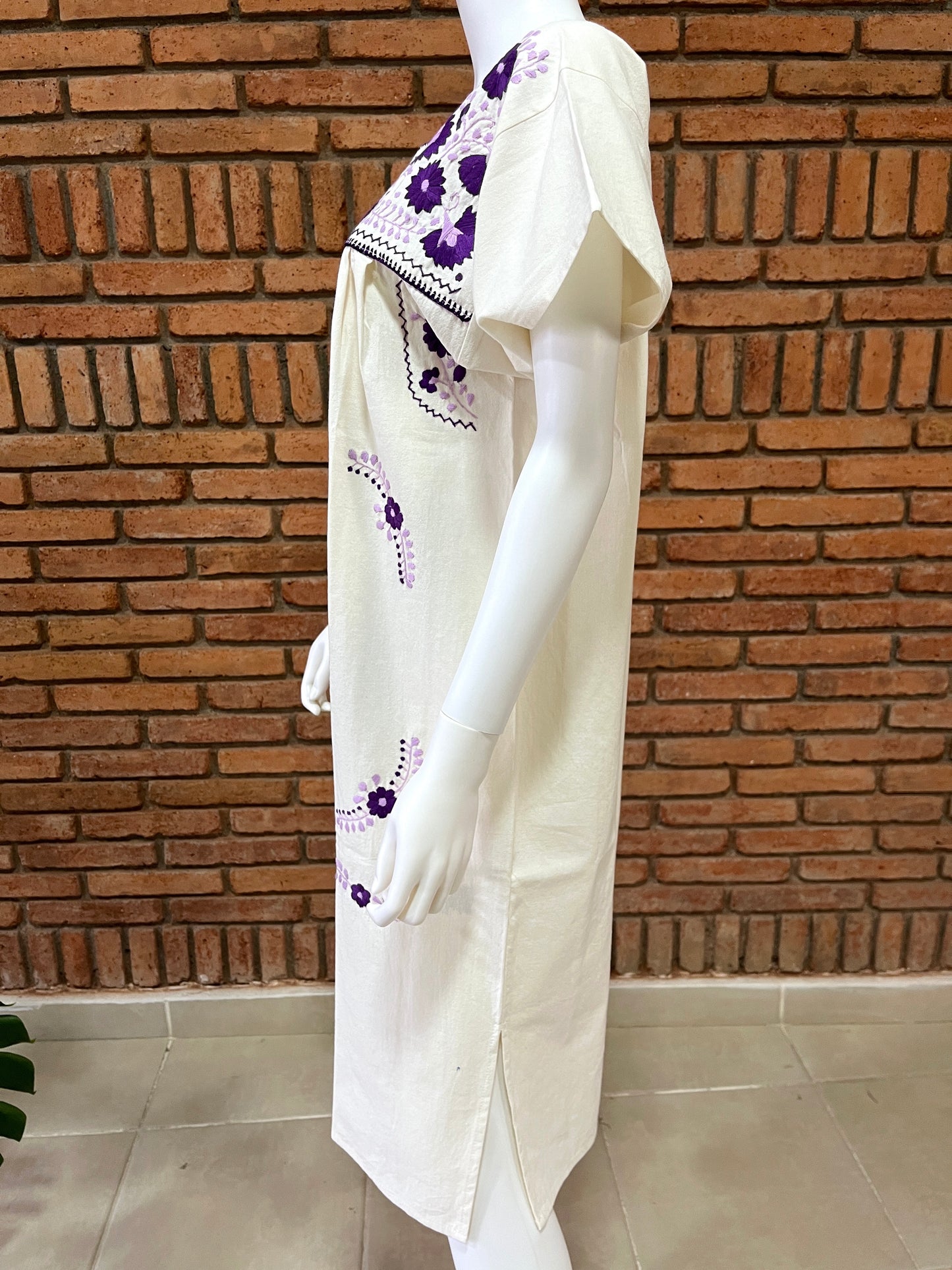Vestido Mexicano Manta Bordado a Mano Talla Chica