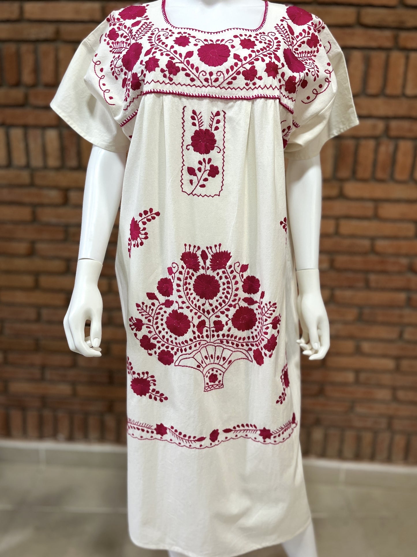 Vestido Mexicano Manta Bordado a Mano Talla Chica