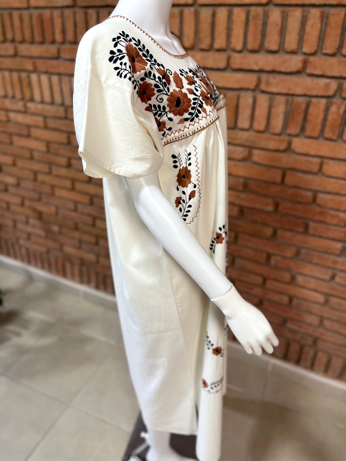 Vestido Mexicano Manta Bordado a Mano Talla M