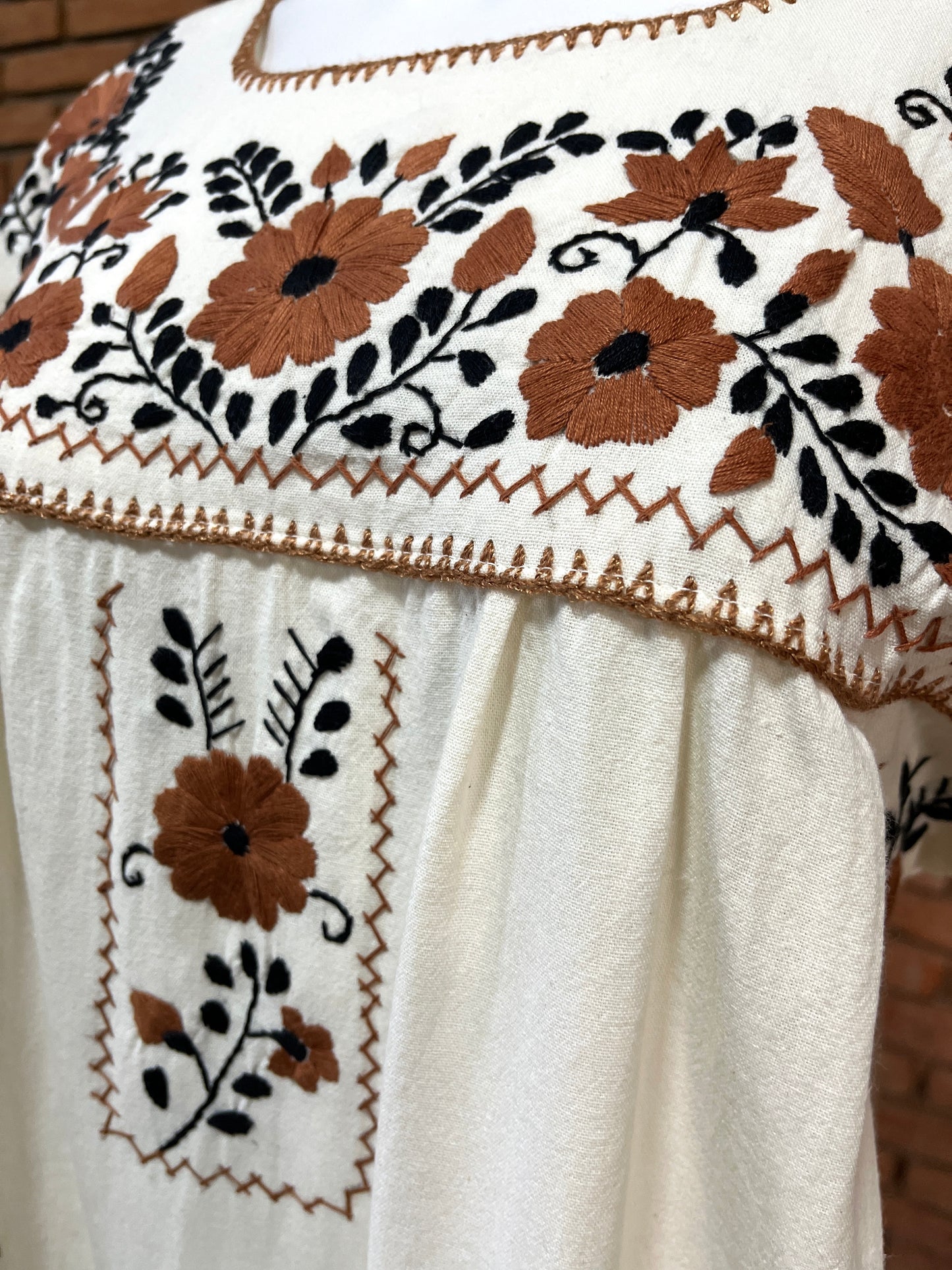 Vestido Mexicano Manta Bordado a Mano Talla M