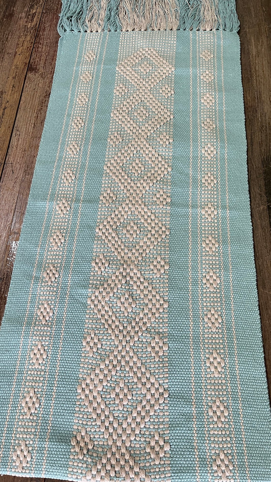 Caminos de Mesa Hecho en Telar de Cintura (diferentes colores).