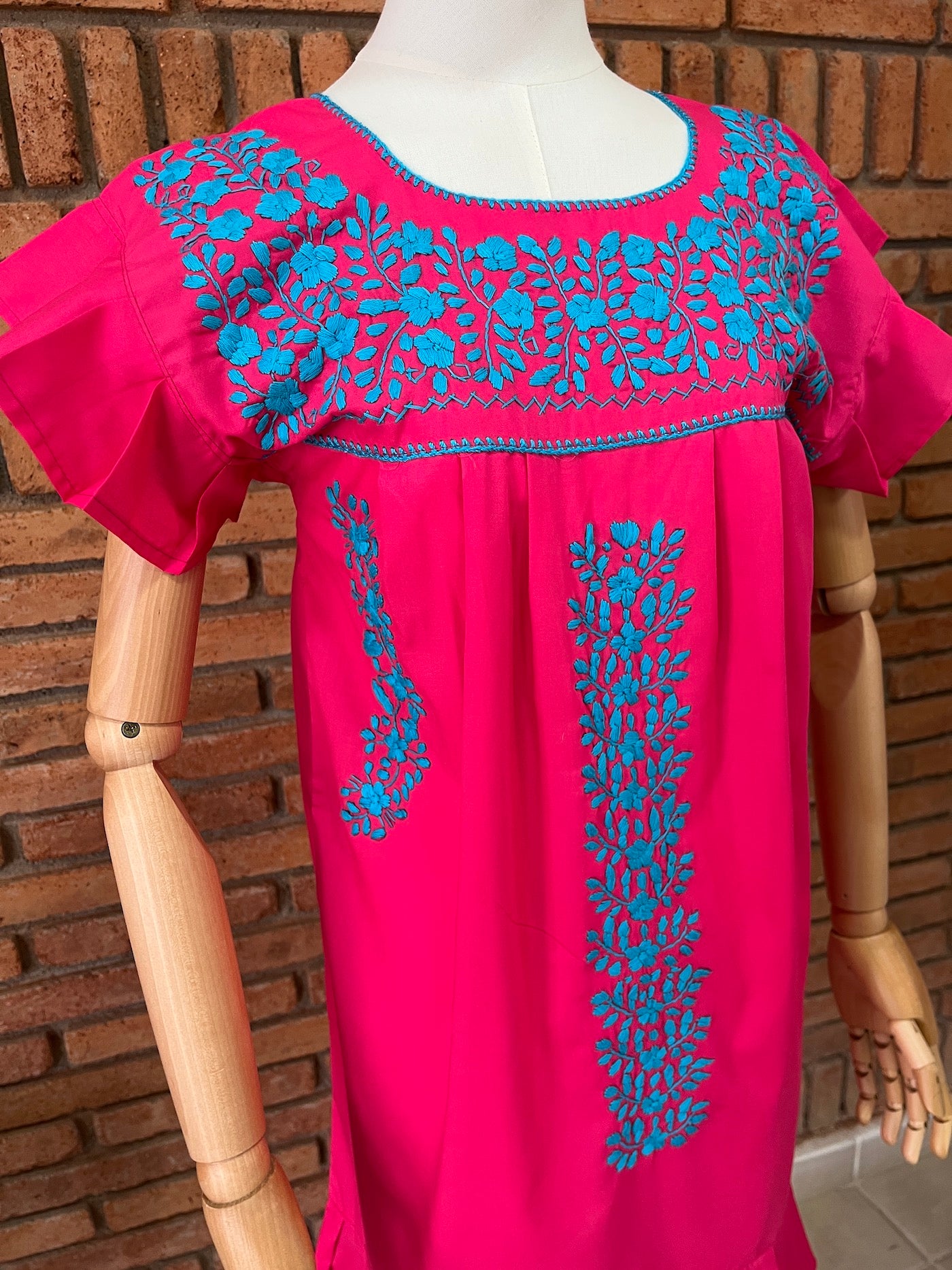 Vestido Mexicano Bordado a Mano Mod. Orquidea Popelina Talla Chica. (Multicolores)