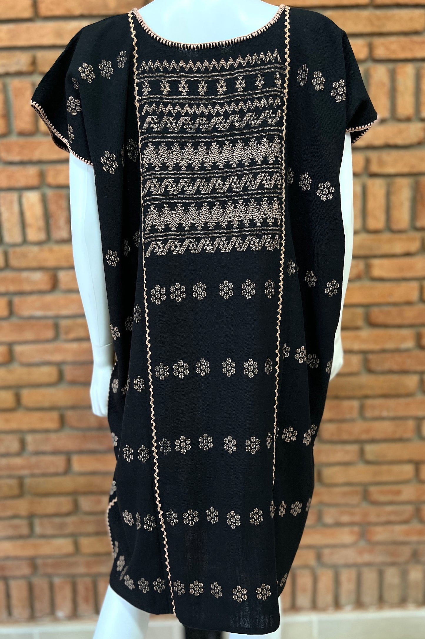 Vestido/Huipil Hecho a Mano Mod. Amuzgo 3 Tiras Negro con Palo de Rosa Unitalla.