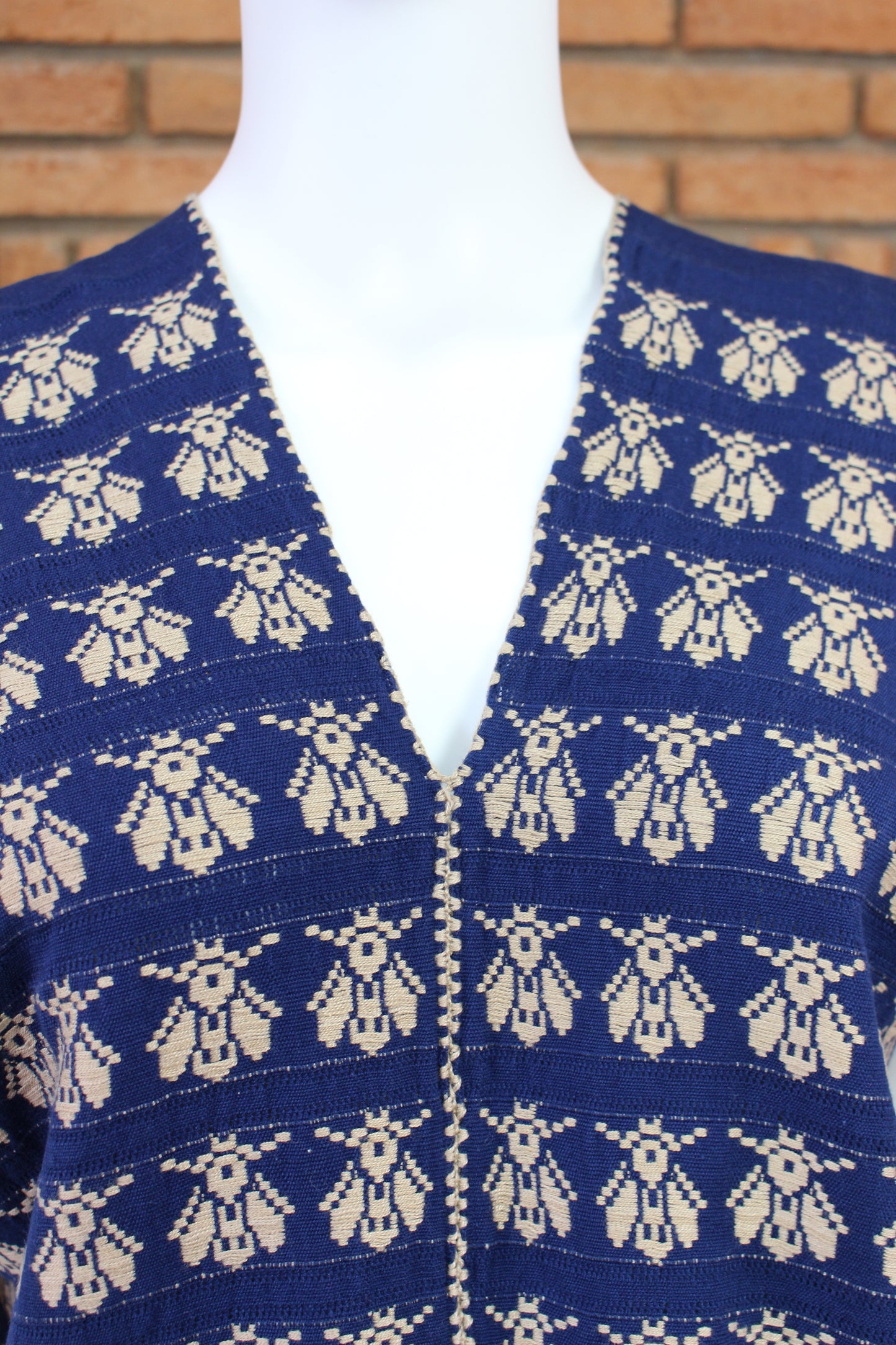 Blusa Artesanal Hecha a Mano Mod. Bio Unitalla Marino con Caqui