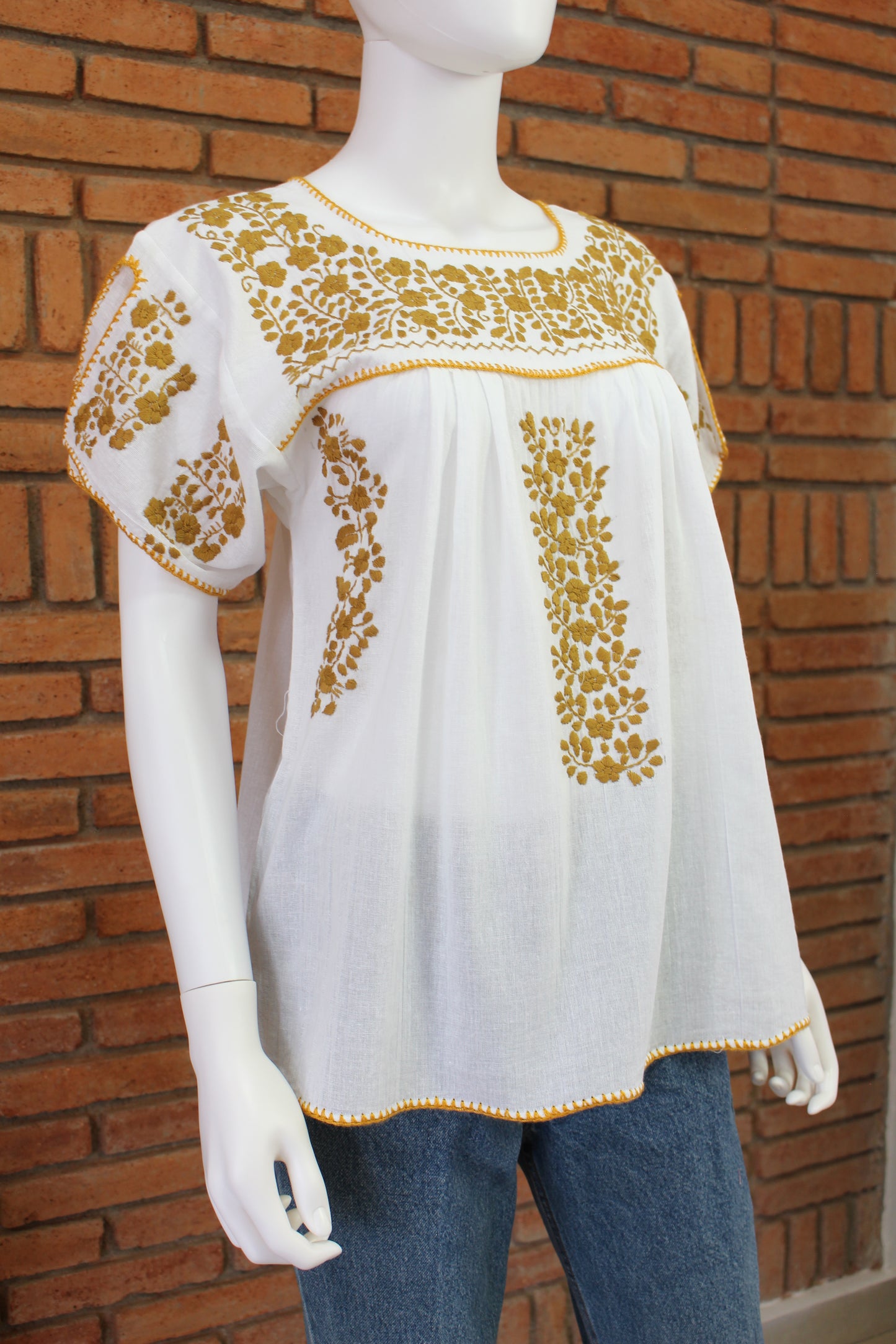 Blusa Bordada a Mano Manta Corrugada Blanca Mod. Ita