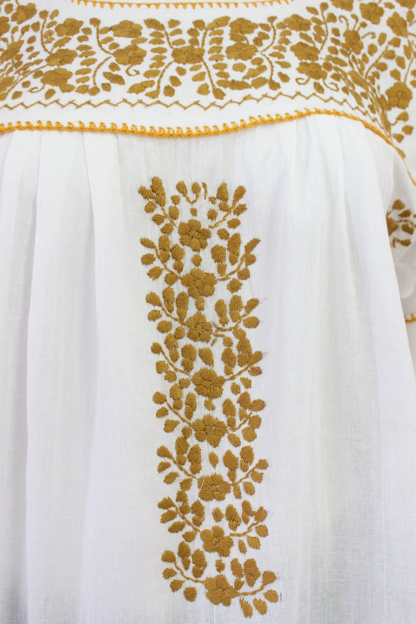 Blusa Bordada a Mano Manta Corrugada Blanca Mod. Ita