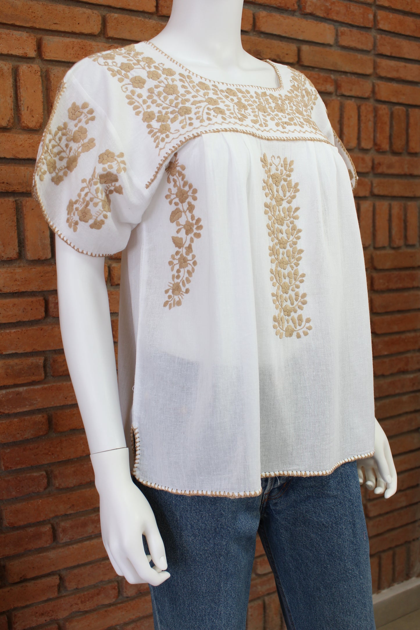 Blusa Bordada a Mano Manta Corrugada Blanca Mod. Ita