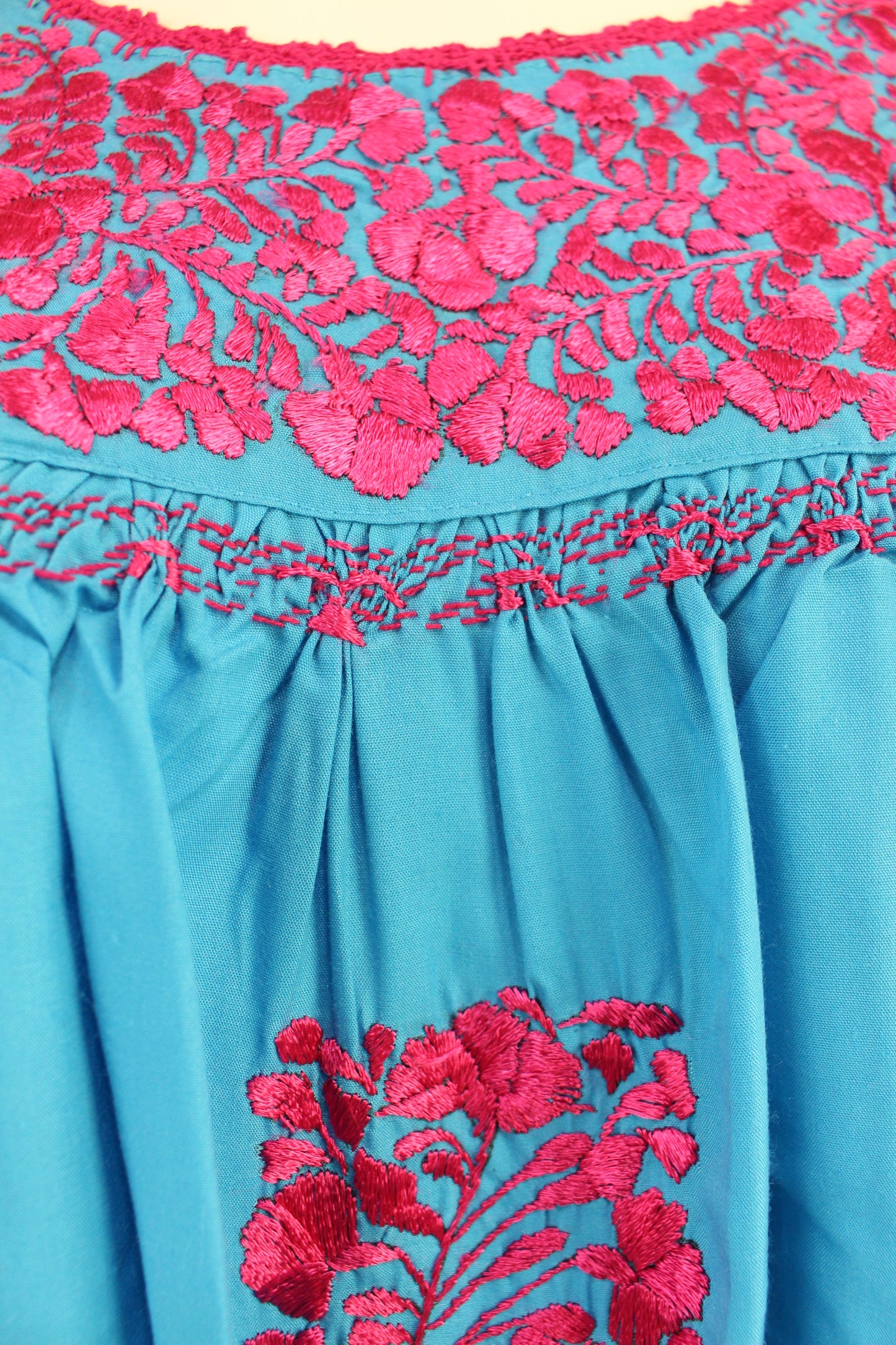 Vestido Bordado a Mano Mod. San Antonino Unitalla (Diferentes colores)