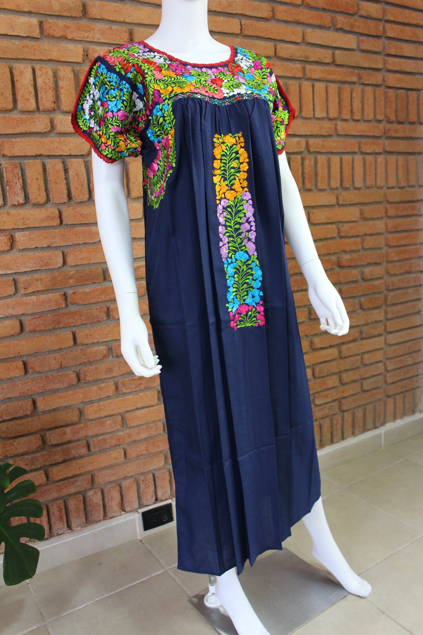 Vestido Bordado a Mano Mod. San Antonino Unitalla (Diferentes colores)