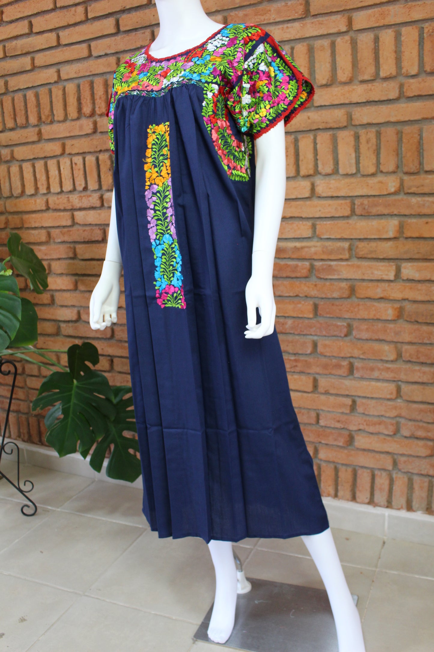 Vestido Bordado a Mano Mod. San Antonino Unitalla (Diferentes colores)