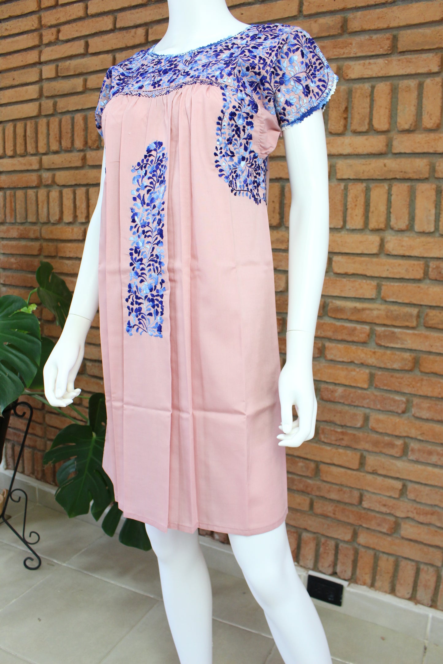 Vestido Corto Bordado a Mano Mod. San Antonino T-S