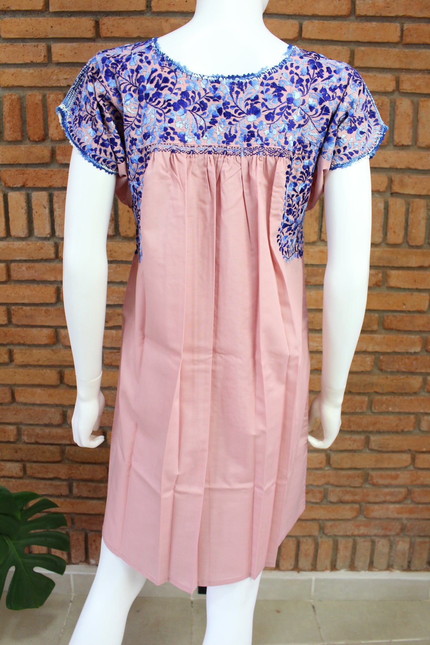 Vestido Corto Bordado a Mano Mod. San Antonino T-S