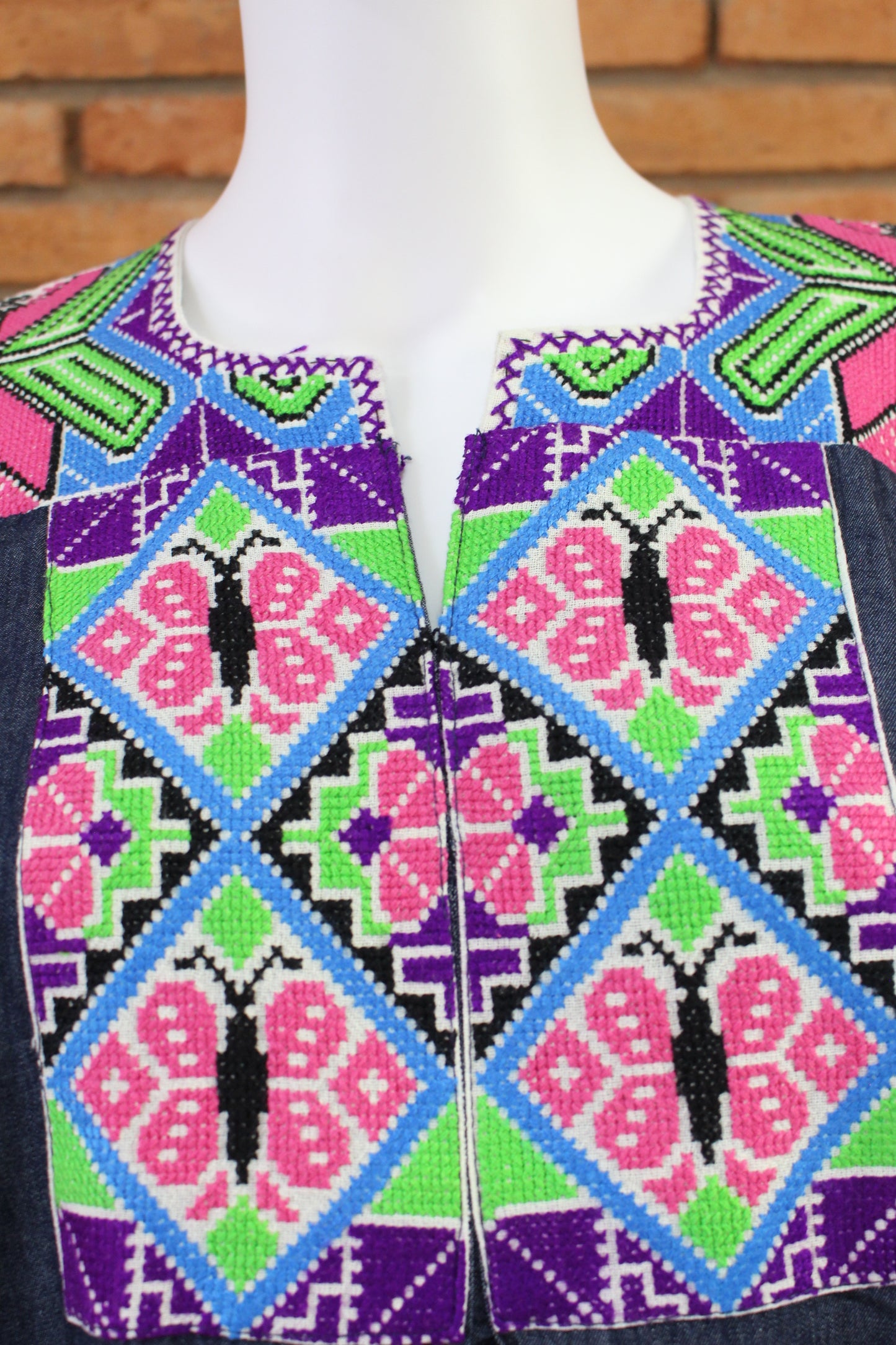 Vestido de Mezclilla con Bordado Ejutla Multicolor Mod. Greca T-M