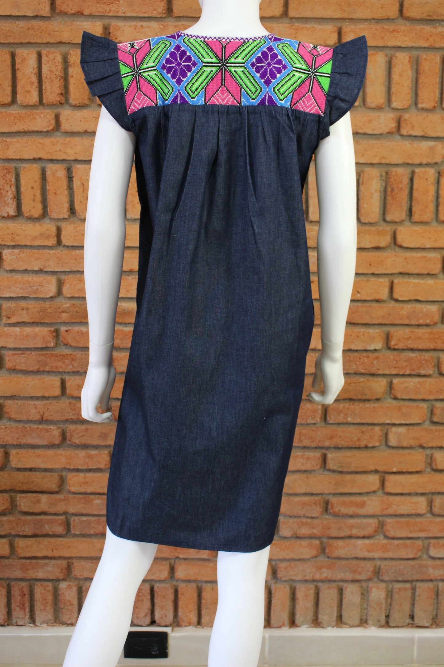 Vestido de Mezclilla con Bordado Ejutla Multicolor Mod. Greca T-M