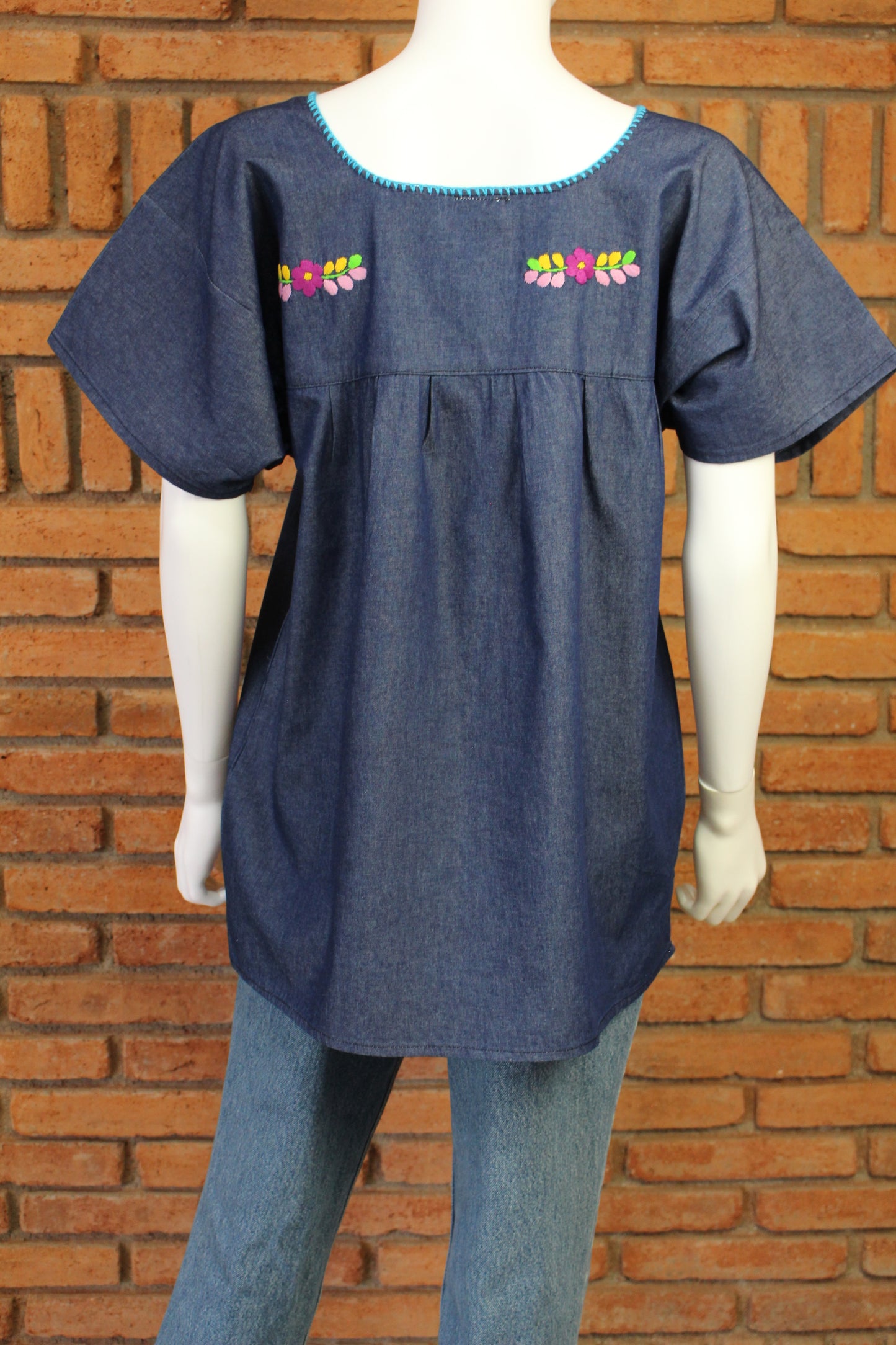 Blusa Bordada a Mano Multicolor Mod. Donají Mezclilla