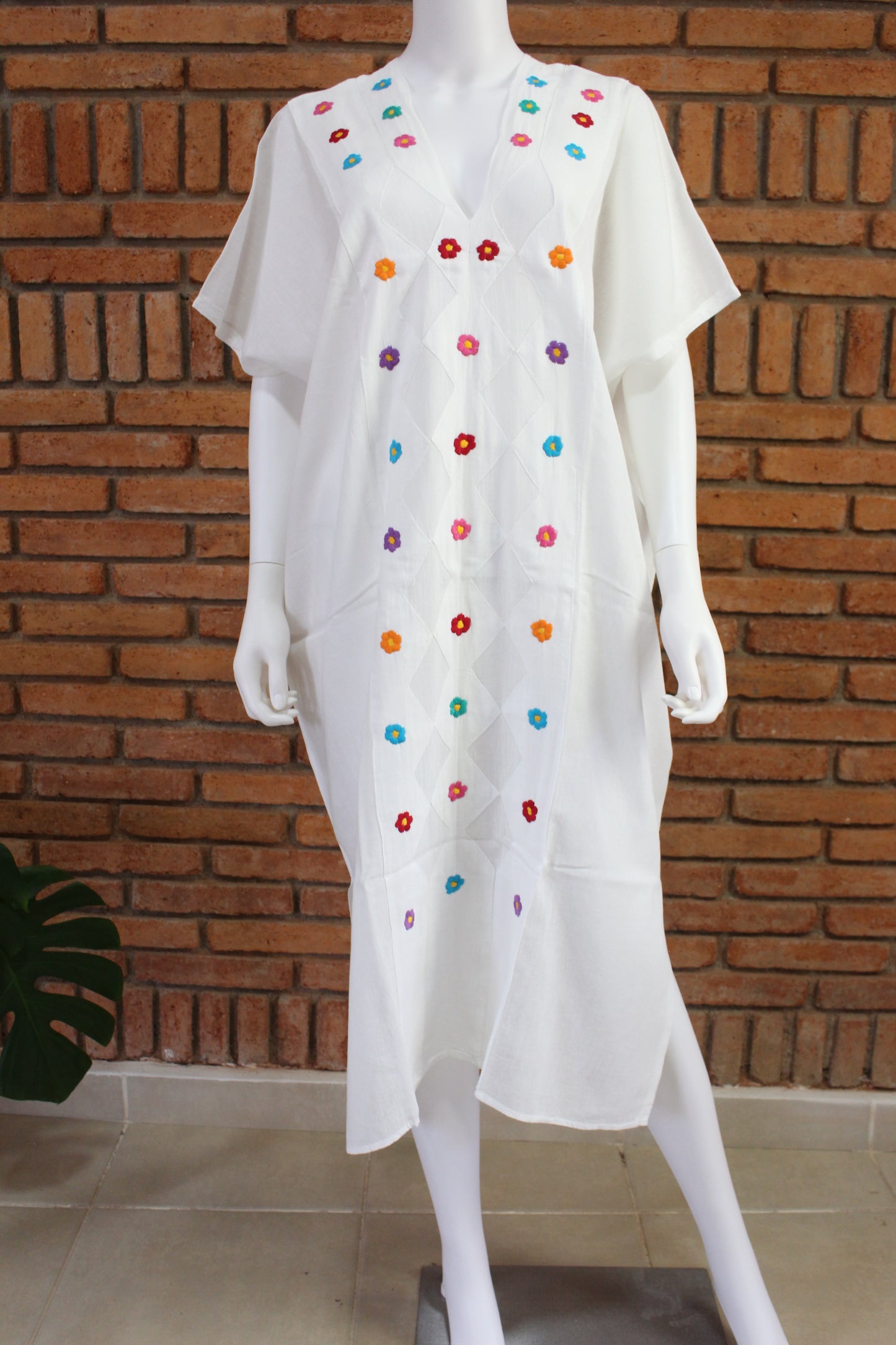 Vestido/Huipil Flores Bordado a Mano Unitalla