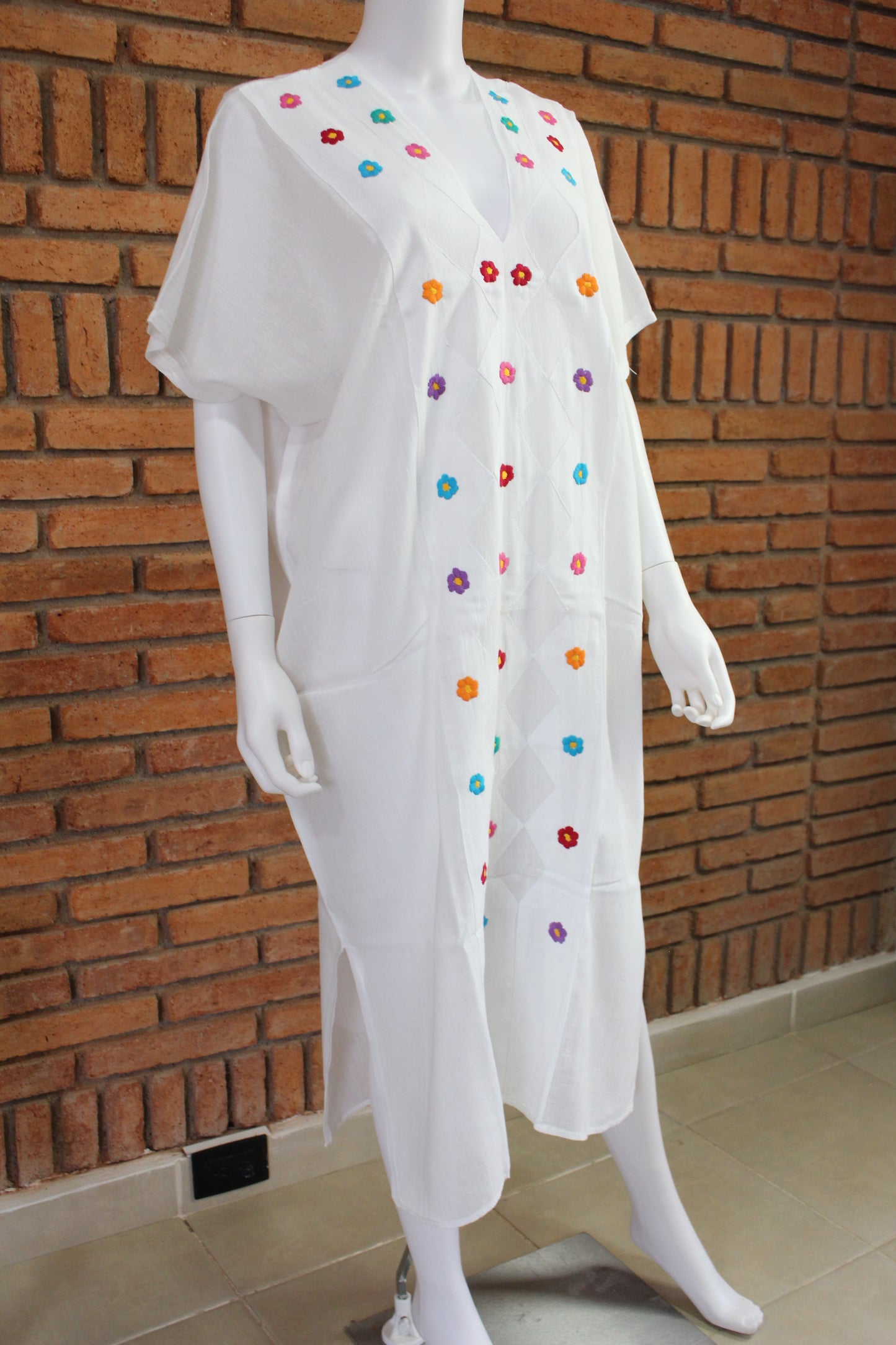 Vestido/Huipil Flores Bordado a Mano Unitalla