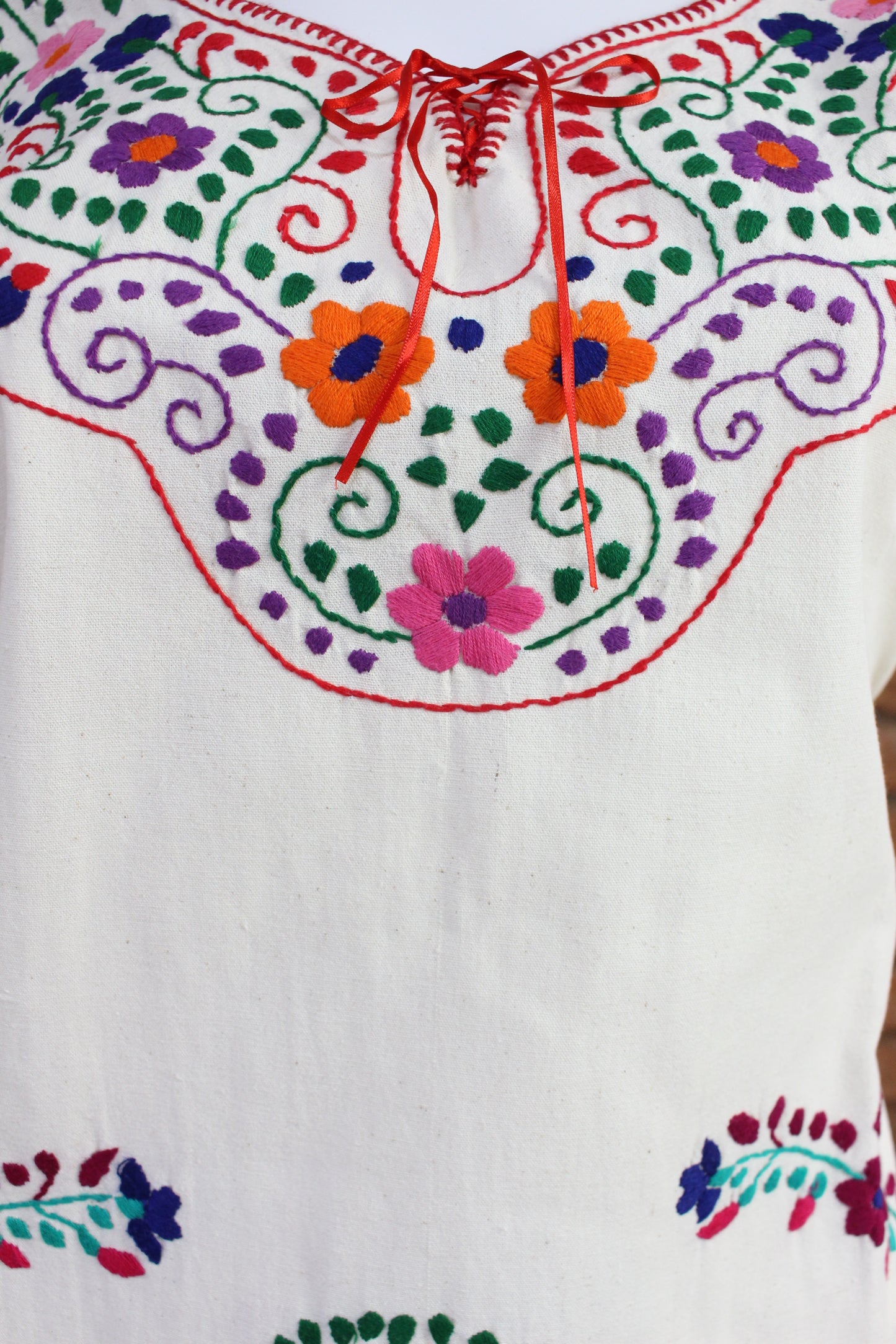 Vestido Mexicano Manta Bordado a Mano Mod. Kimono