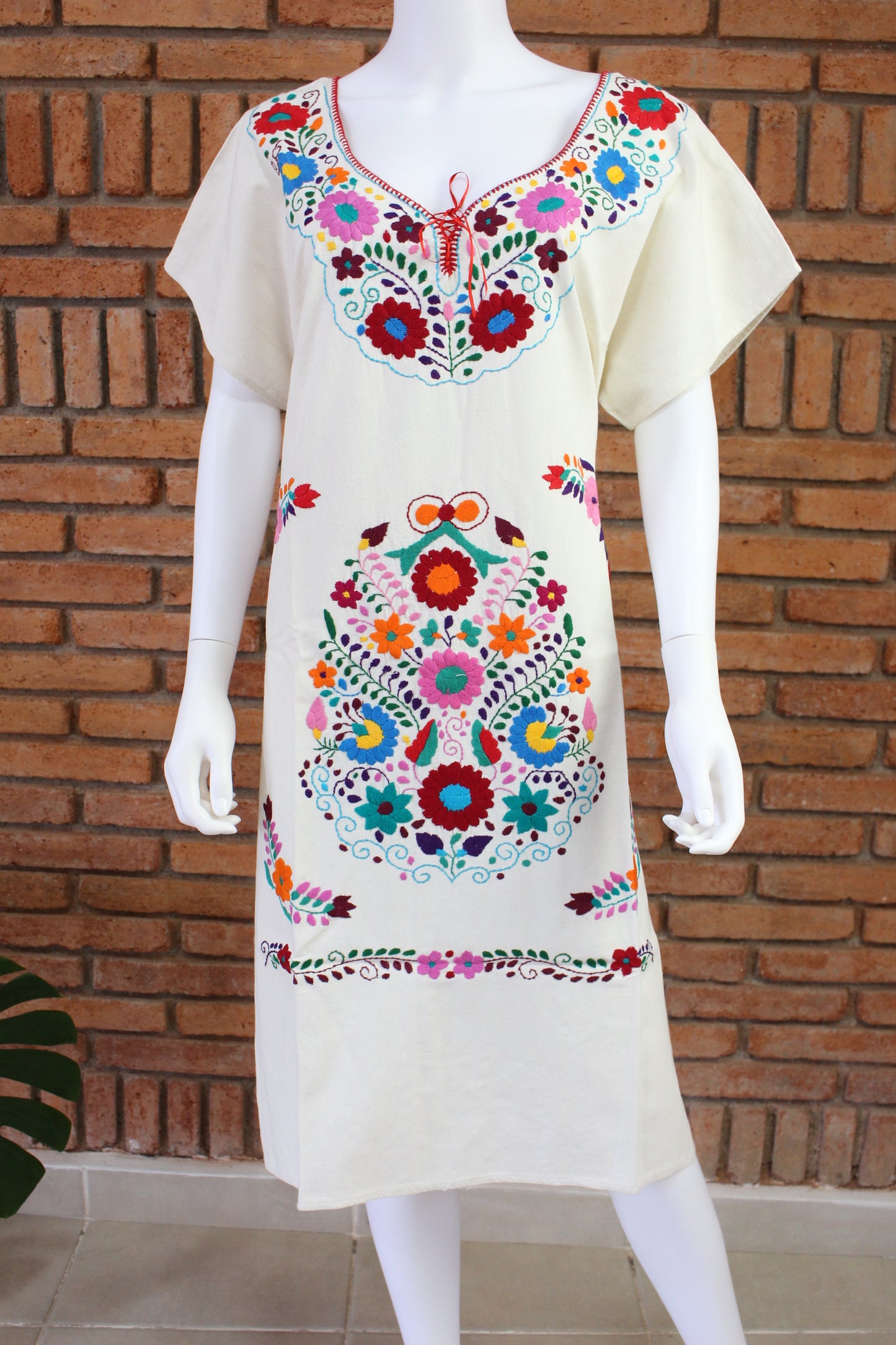 Vestido Mexicano Manta Bordado a Mano Mod. Kimono