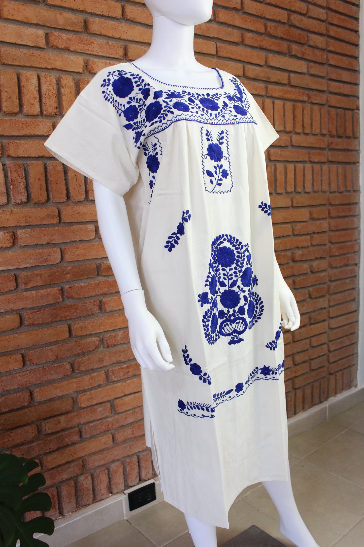 Vestido Mexicano Manta Bordado a Mano Talla L