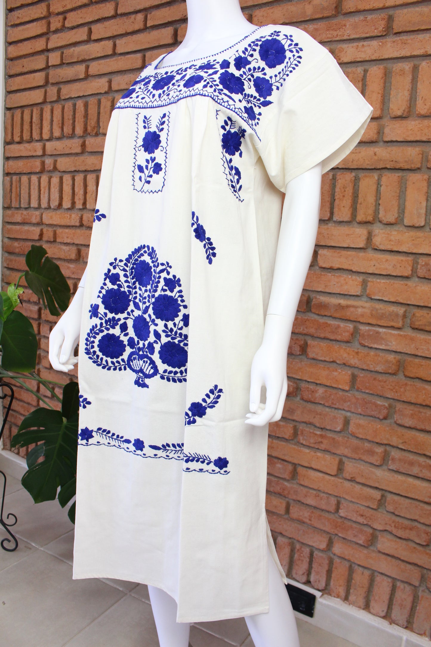 Vestido Mexicano Manta Bordado a Mano Talla L