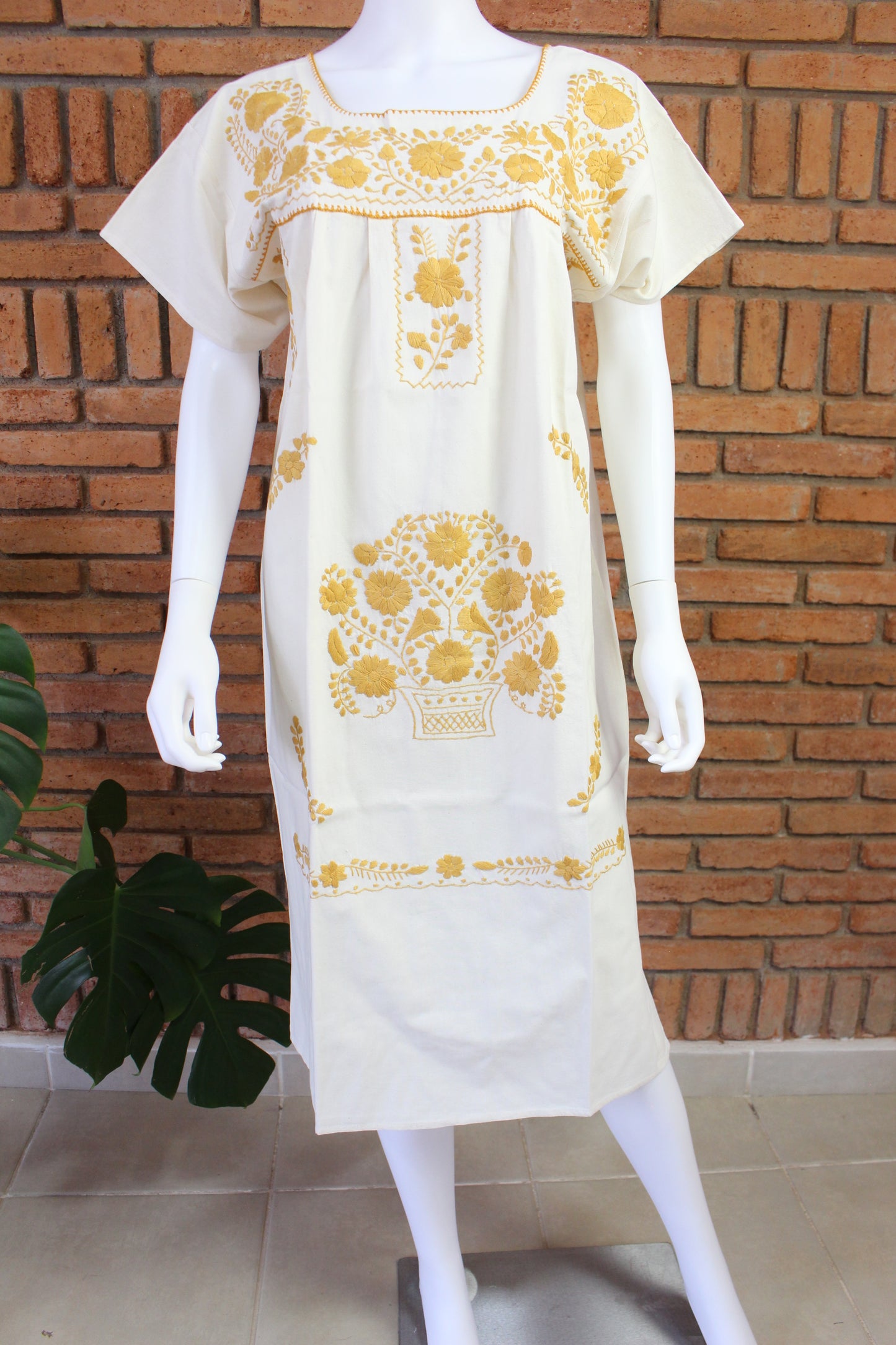 Vestido Mexicano Manta Bordado a Mano Talla M