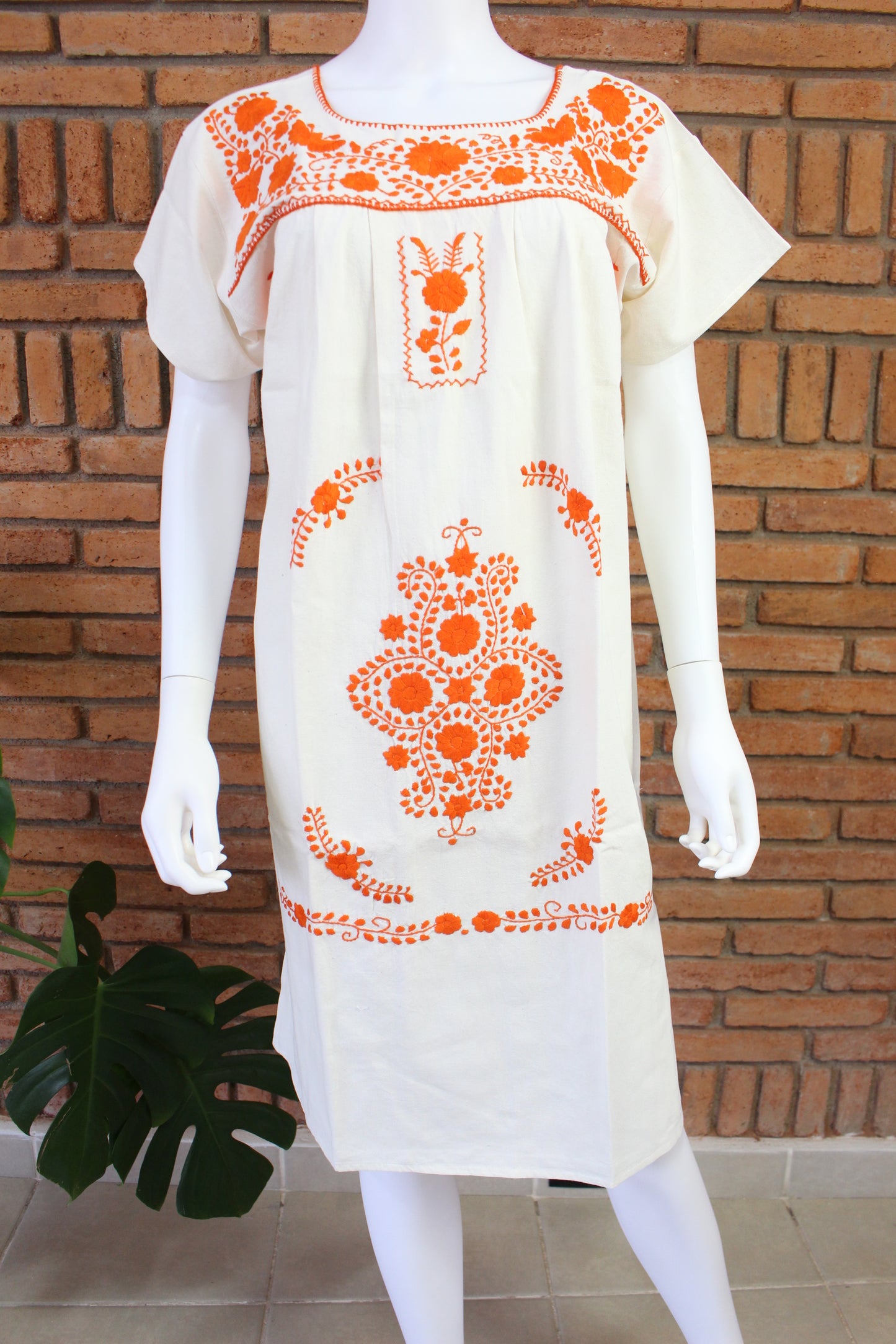 Vestido Mexicano Manta Bordado a Mano Talla Chica