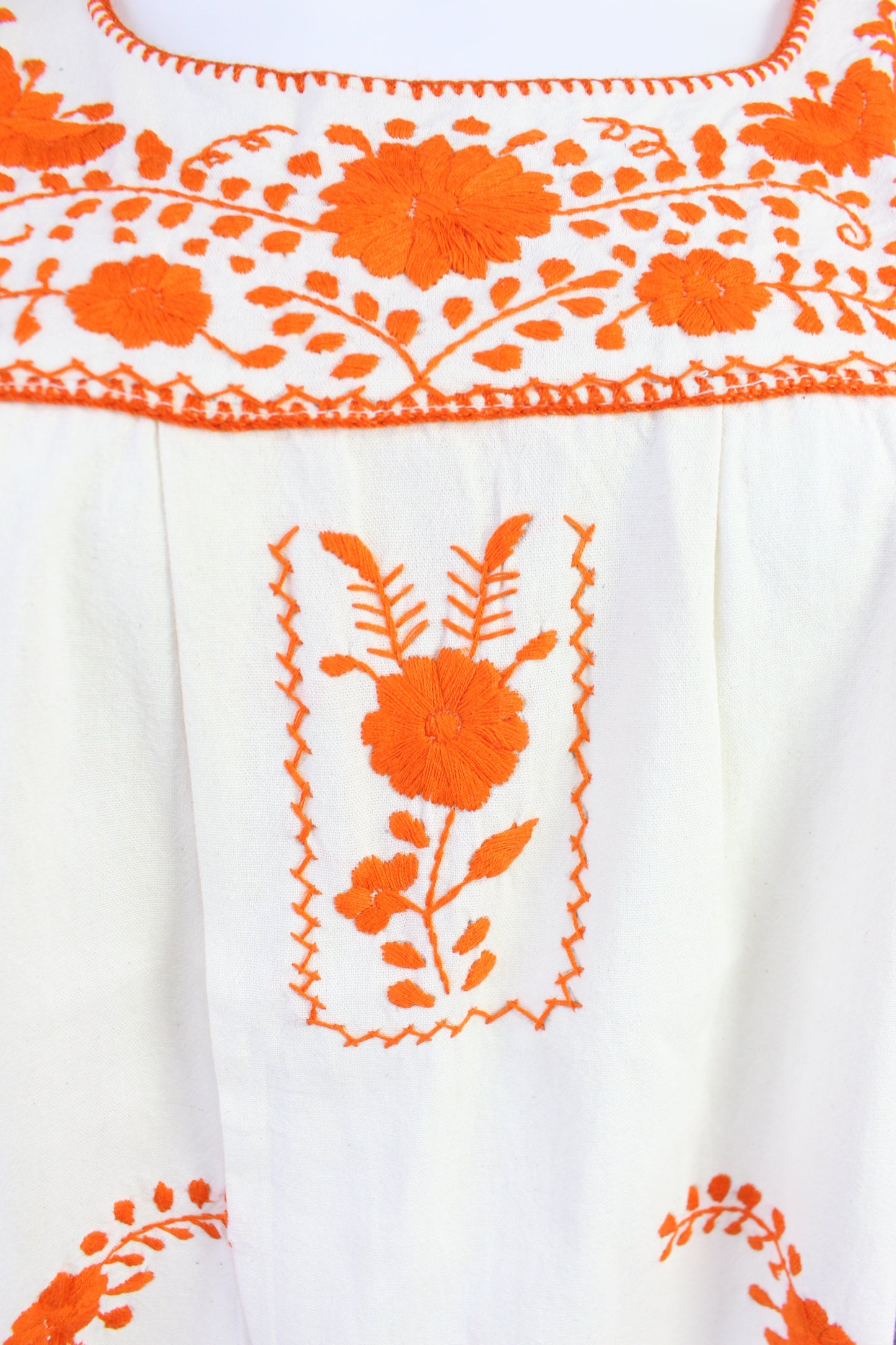 Vestido Mexicano Manta Bordado a Mano Talla Chica