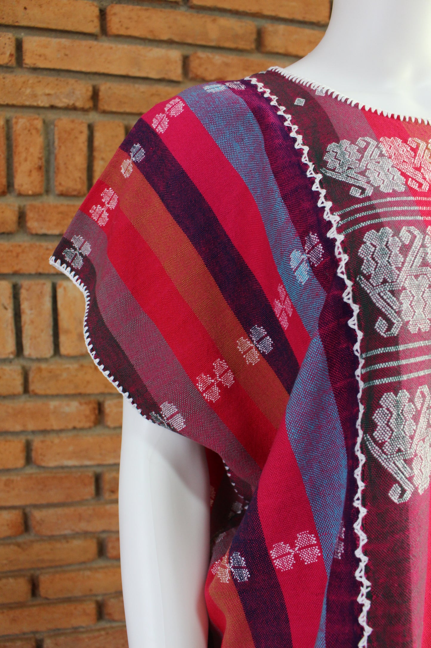 Vestido/Huipil Hecho a Mano Mod. Amuzgo 3 Tiras Multicolor con Blanco Unitalla