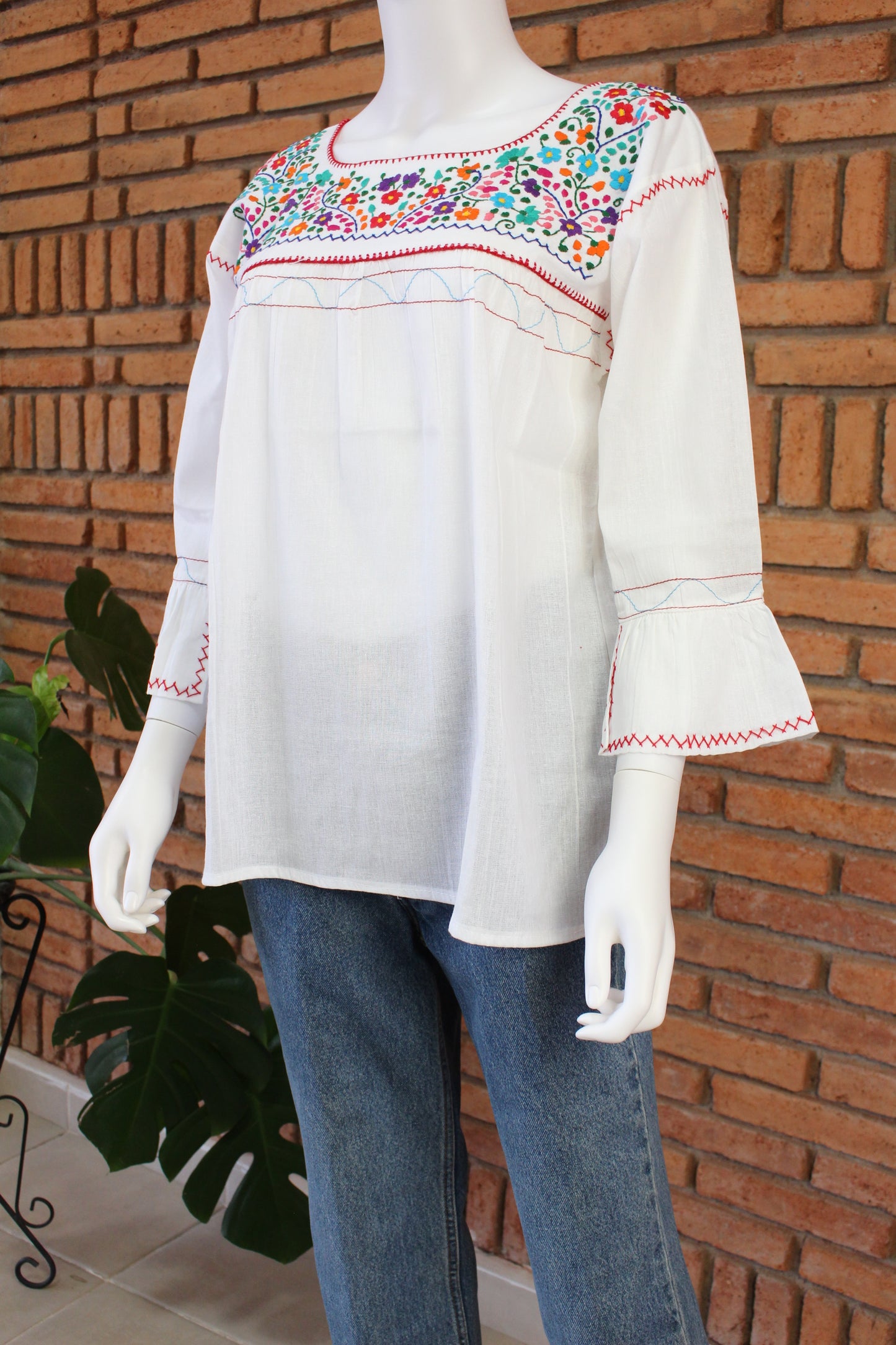Blusa Mexicana Bordada a Mano Multicolor Manta Blanca Mod. Diana