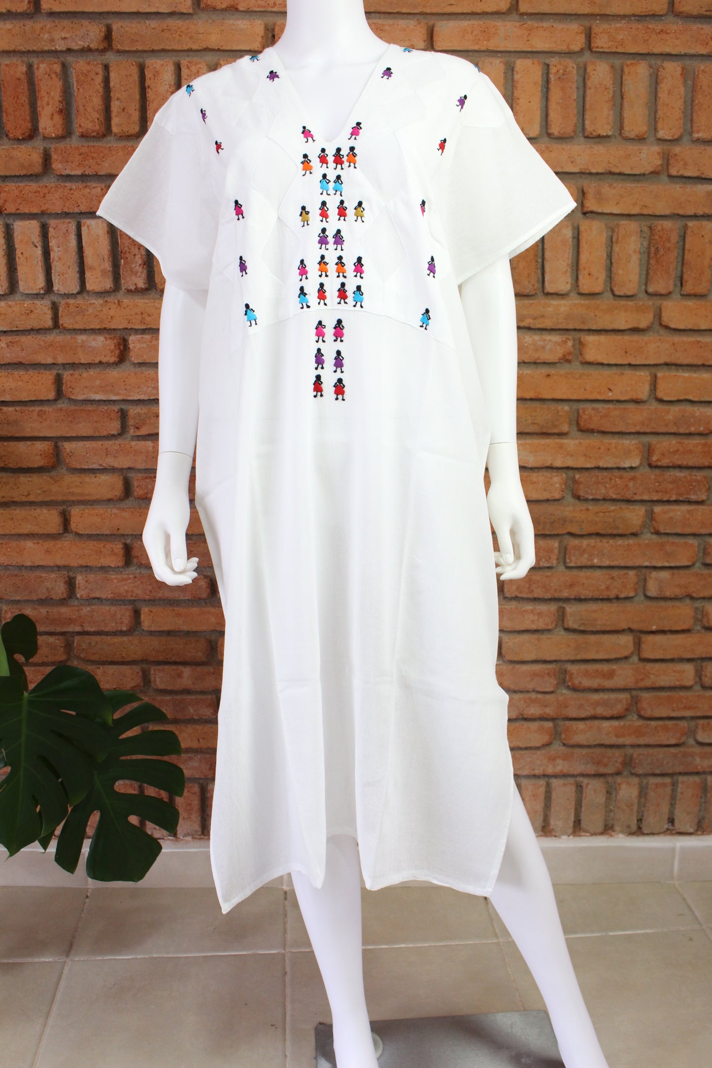 Vestido/Huipil Bordado a Mano Mod. Muñequito Unitalla