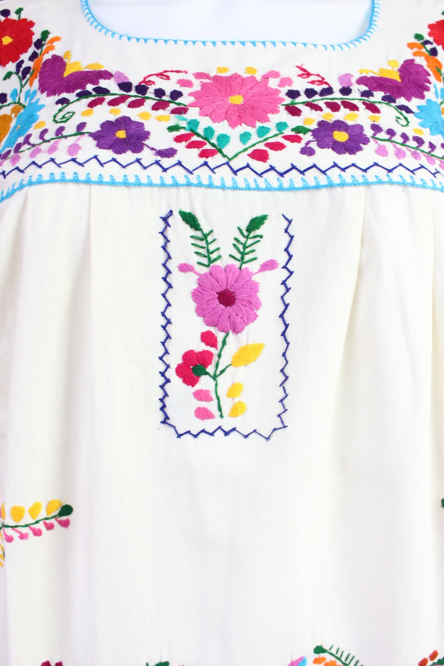 Vestido Mexicano Manta Bordado a Mano Talla Chica