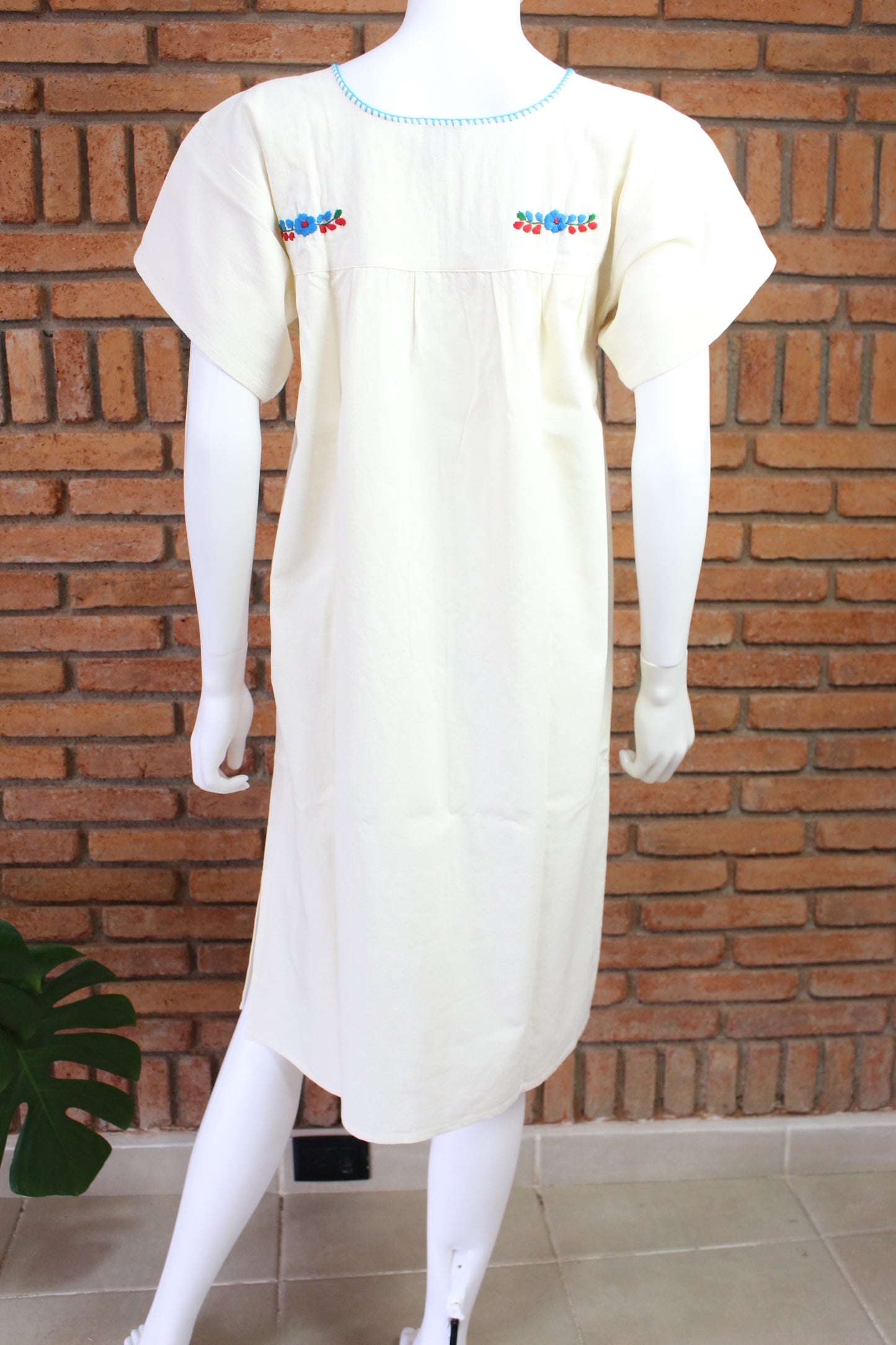 Vestido Mexicano Manta Bordado a Mano Talla Chica