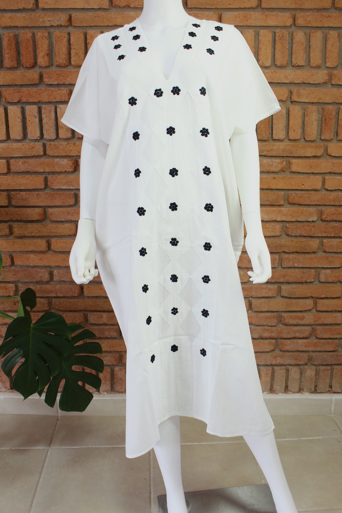 Vestido/Huipil Flores Bordado a Mano Unitalla