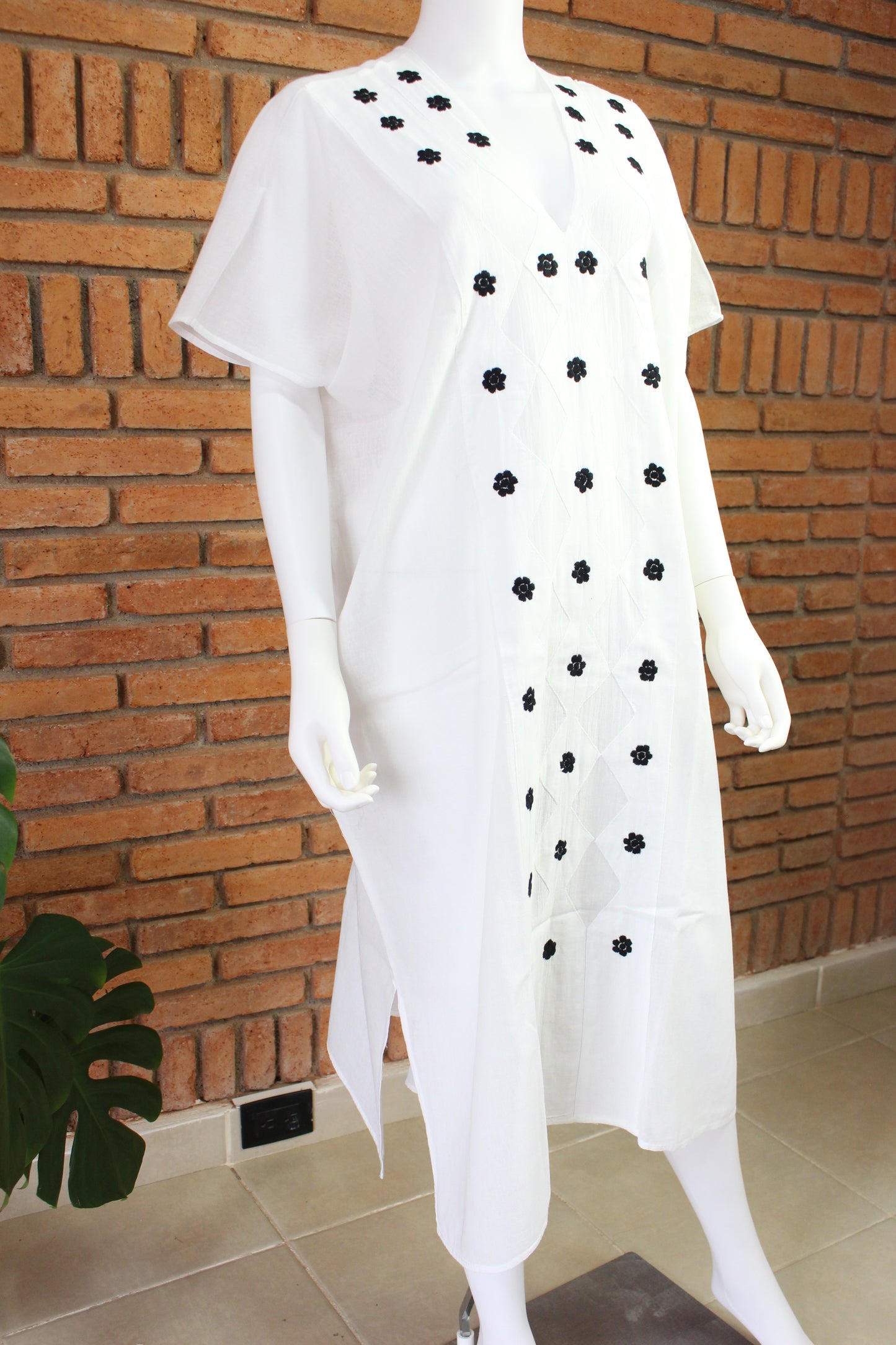 Vestido/Huipil Flores Bordado a Mano Unitalla
