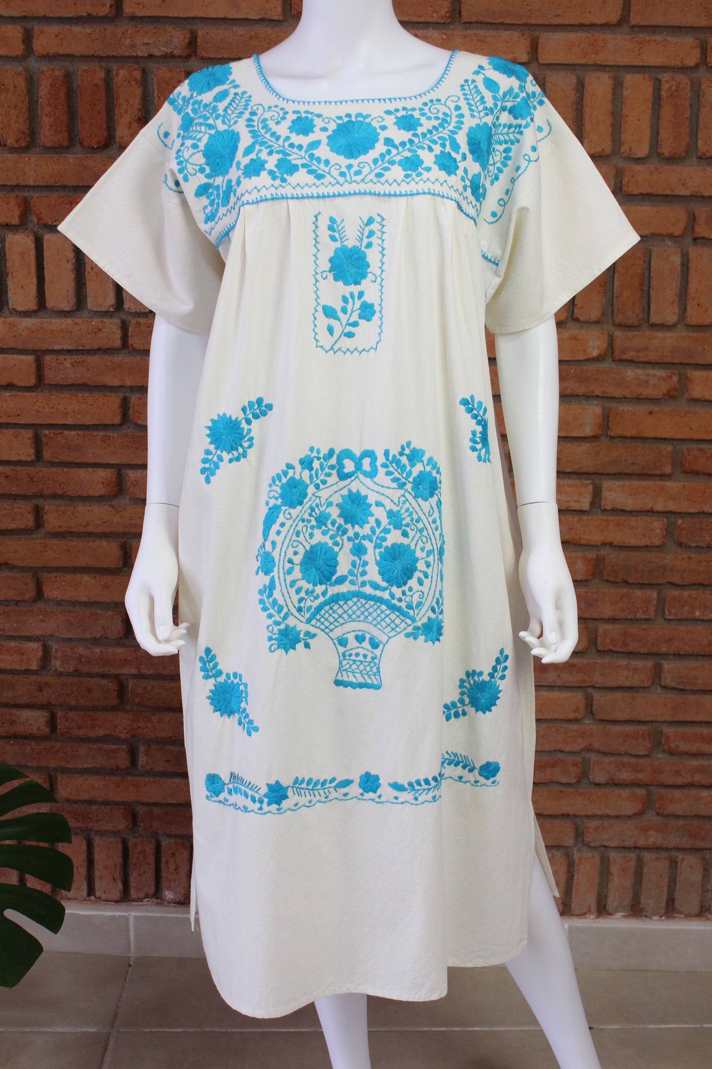 Vestido Mexicano Manta Bordado a Mano Talla L