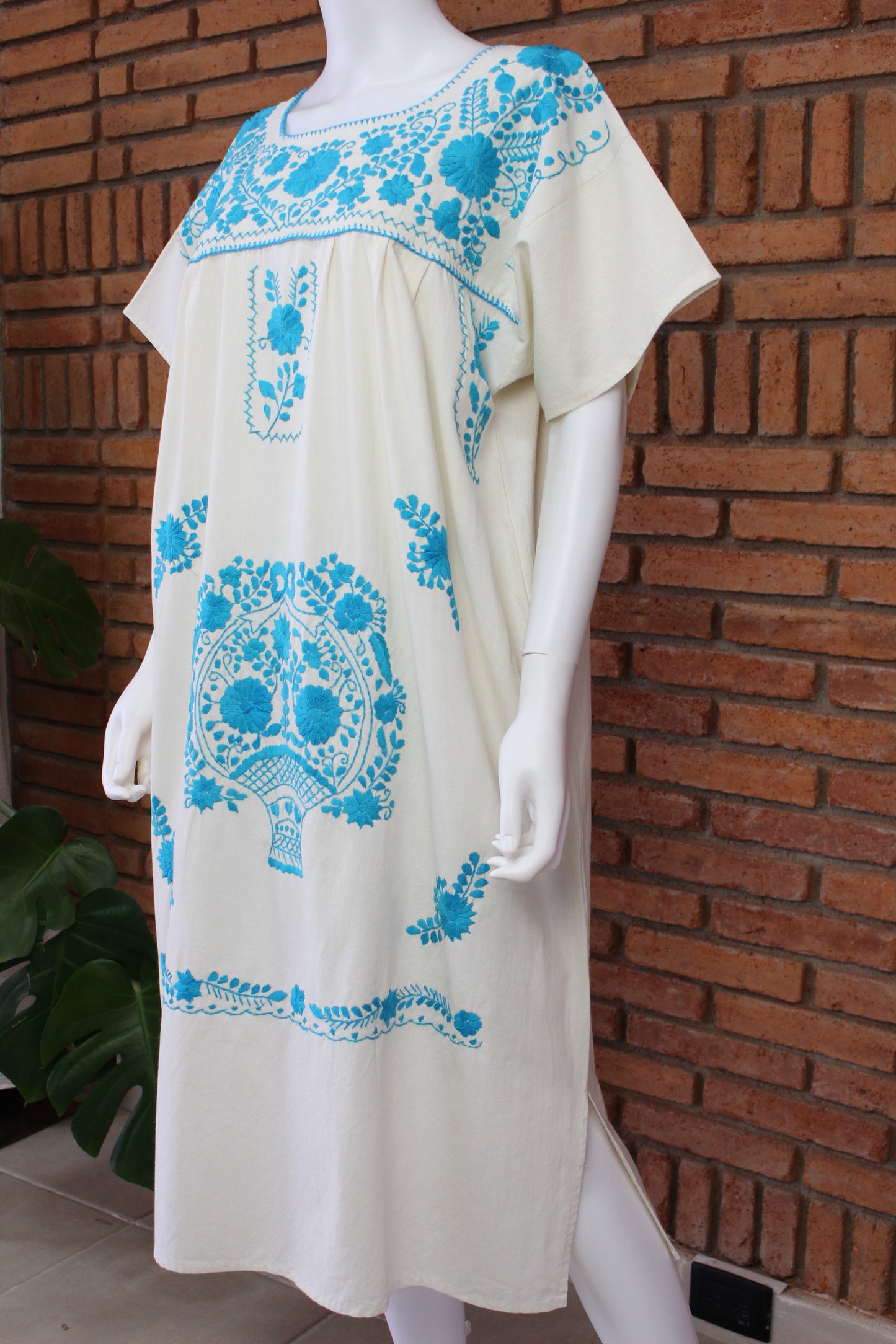 Vestido Mexicano Manta Bordado a Mano Talla L