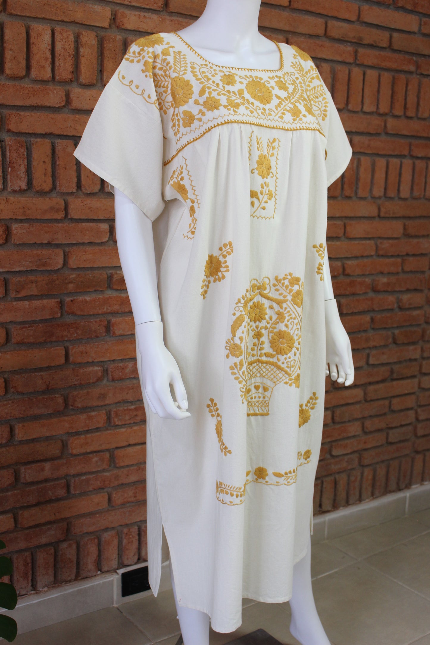 Vestido Mexicano Manta Bordado a Mano Talla L