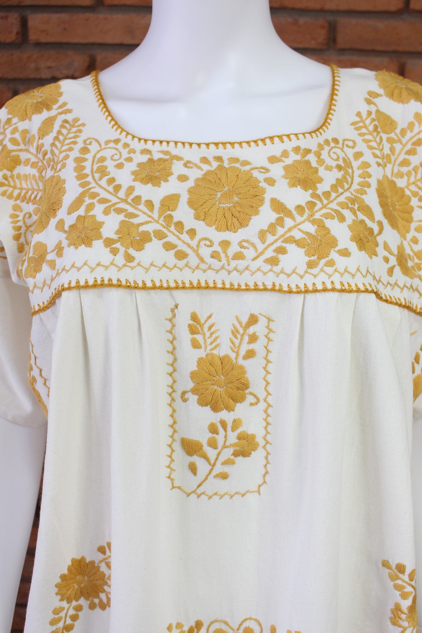 Vestido Mexicano Manta Bordado a Mano Talla L