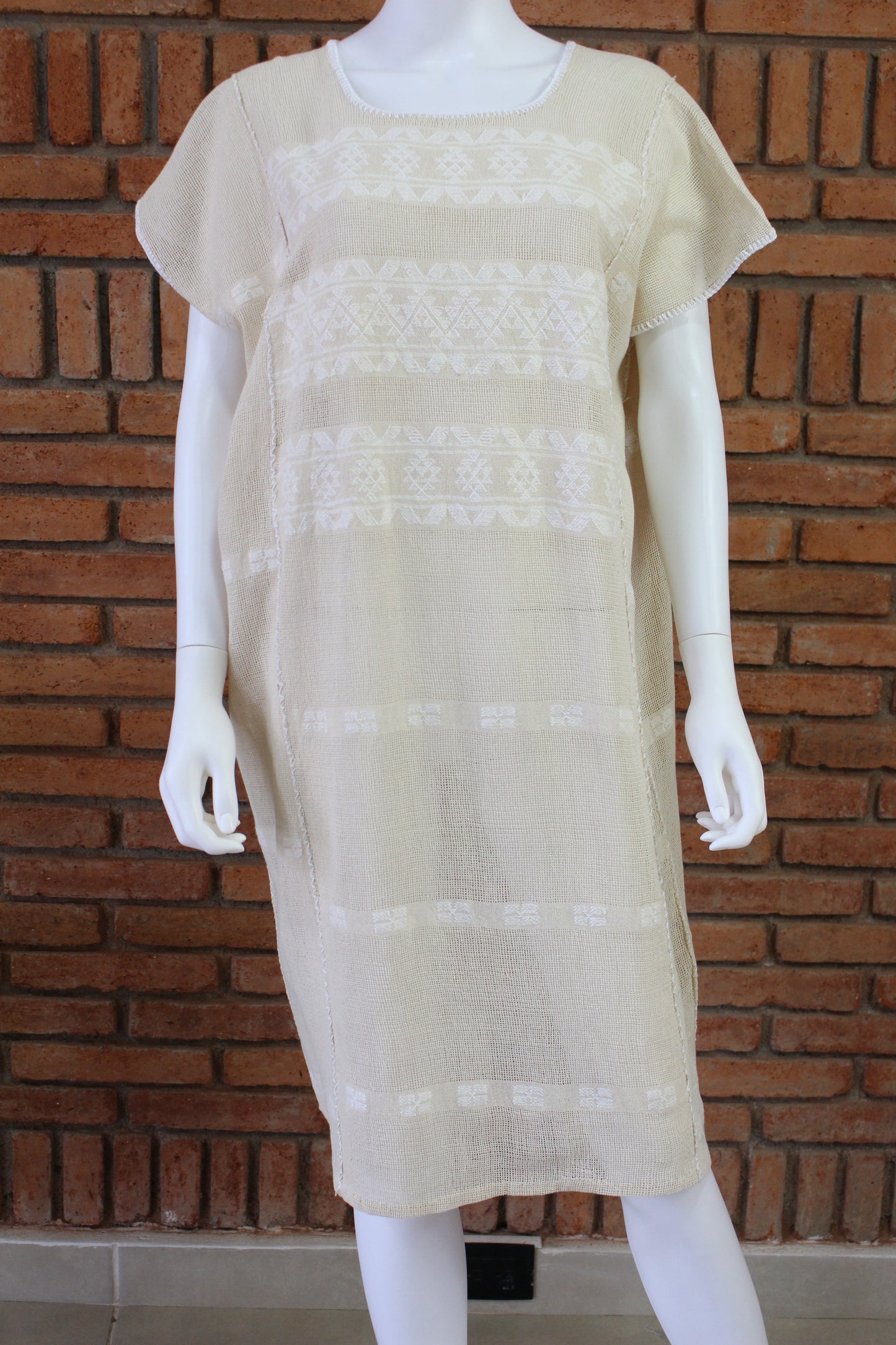 Vestido Hecho a Mano Mod. Amuzgo Beige con Blanco Unitalla.