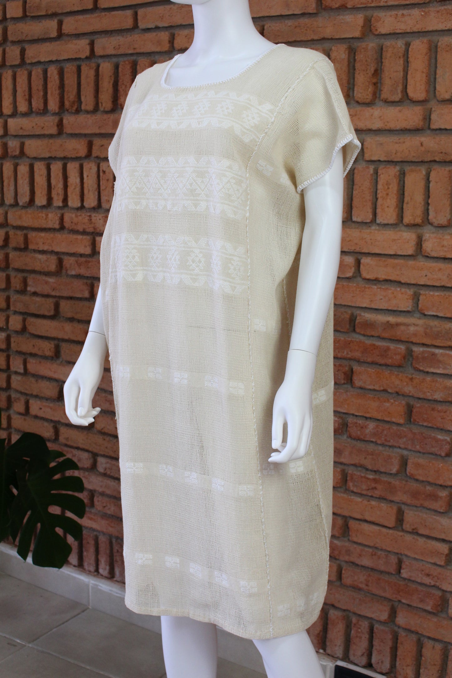 Vestido Hecho a Mano Mod. Amuzgo Beige con Blanco Unitalla.