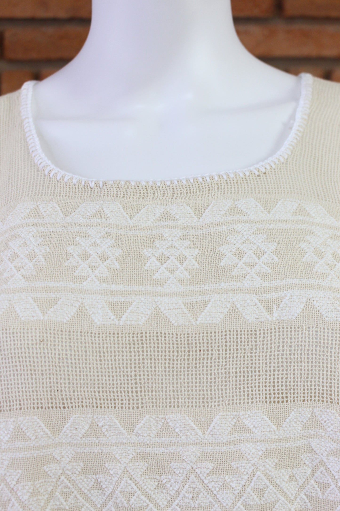 Vestido Hecho a Mano Mod. Amuzgo Beige con Blanco Unitalla.
