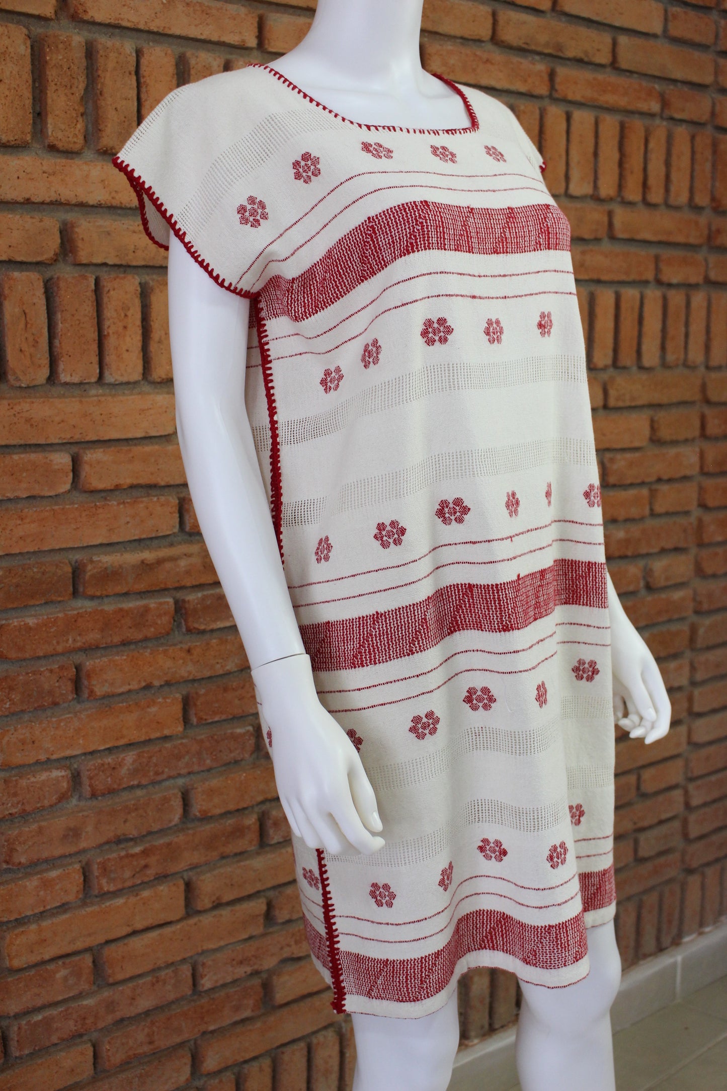 Vestido Hecho a Mano Mod. Amuzgo Brocado Rojo Unitalla.